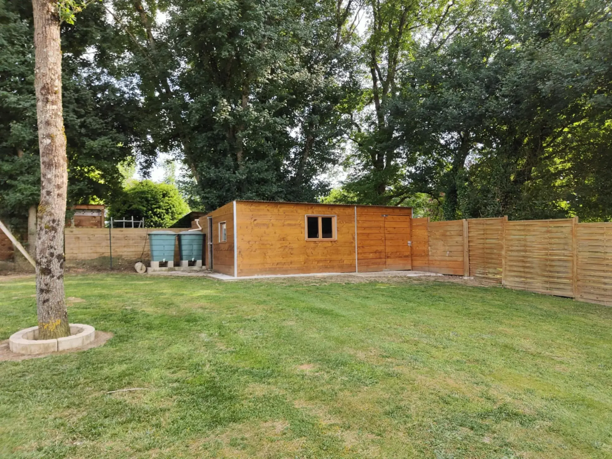 Spacieuse maison de plain-pied avec piscine aux Ormes, proche Paris et golf 