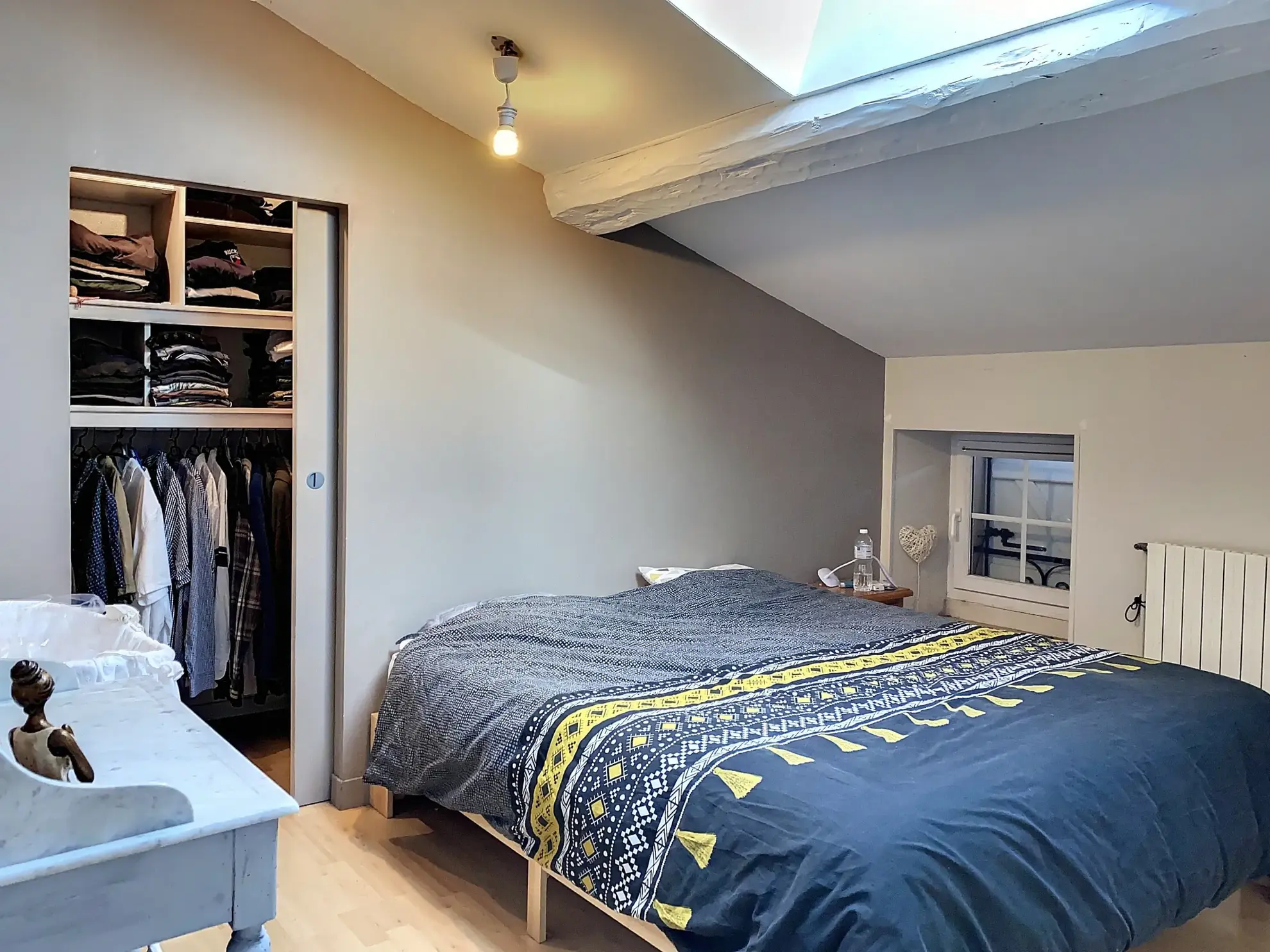 Maison en pierre à Saint Rémy avec garage et jardin – Tarif 223 600 euros 