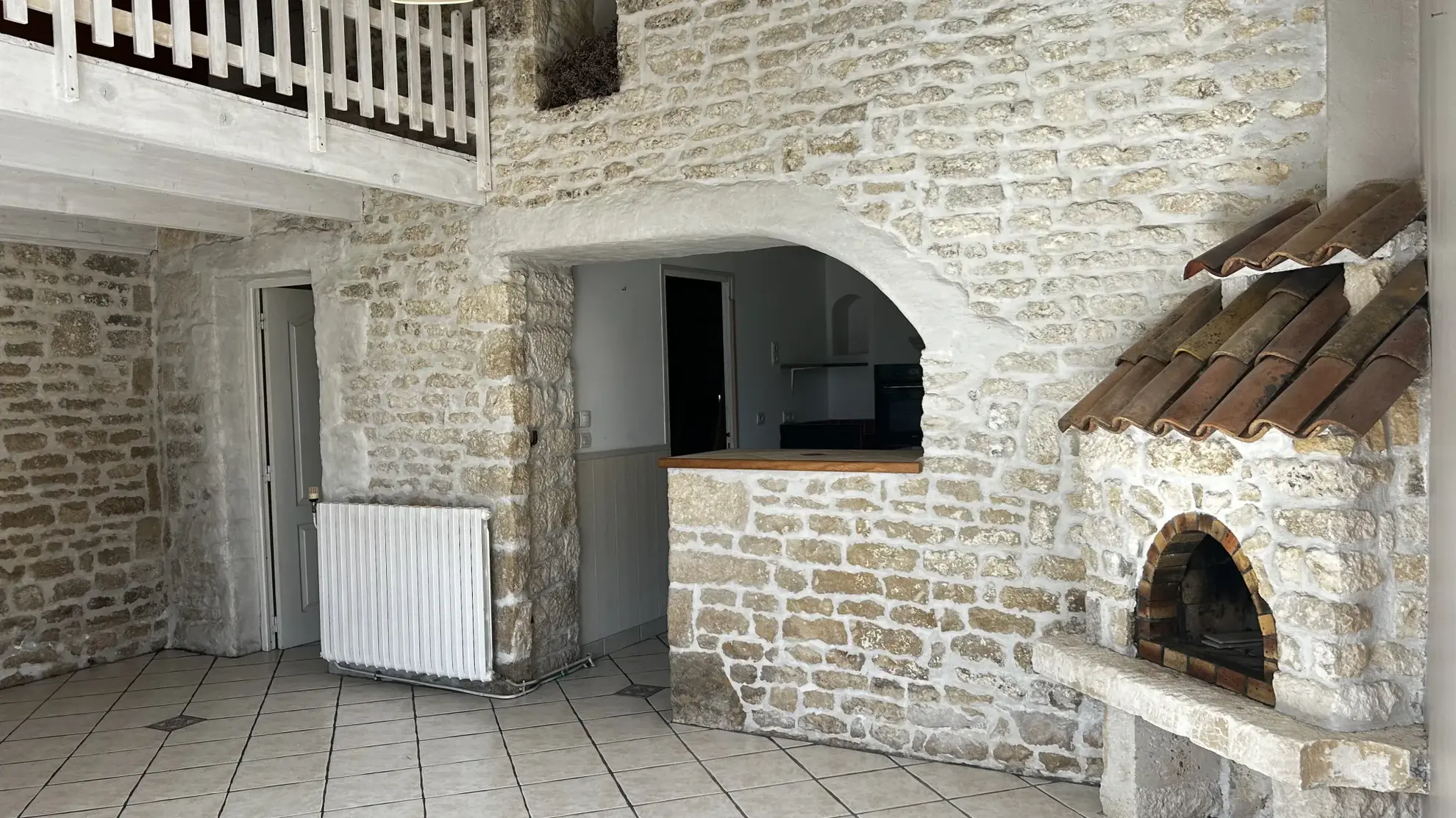 Maison en pierre à Saint Rémy avec garage et jardin – Tarif 223 600 euros 