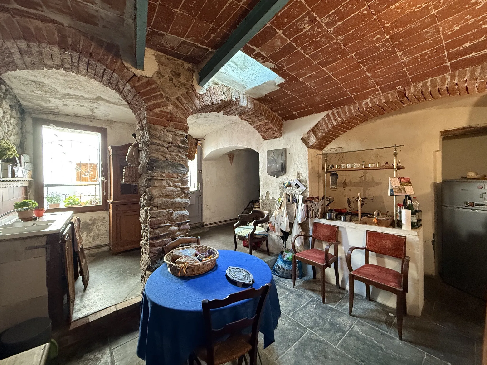 Maison de village historique avec terrasse et garage à Maureillas-las-illas 