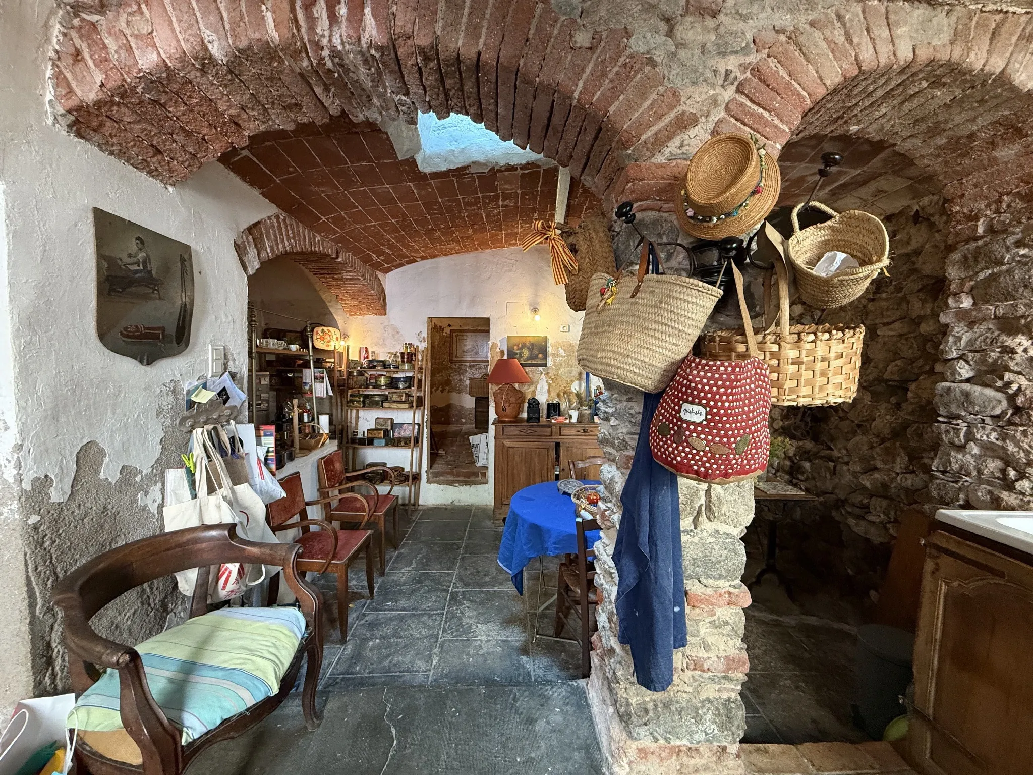 Maison de village historique avec terrasse et garage à Maureillas-las-illas 