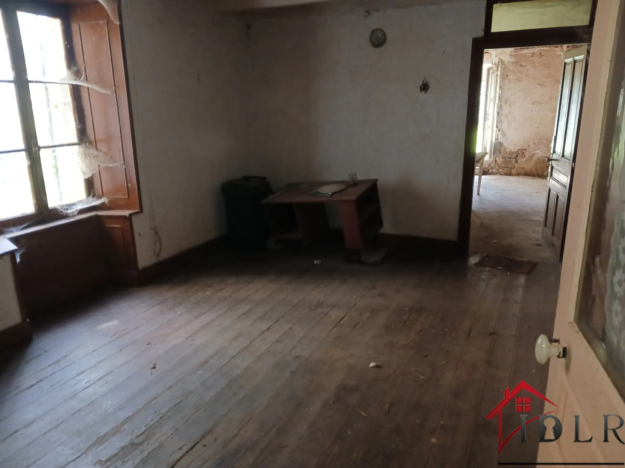 À vendre à Gevigney-et-Mercey : maison de 58m² avec dépendances et jardin, opportunité d'investissement 