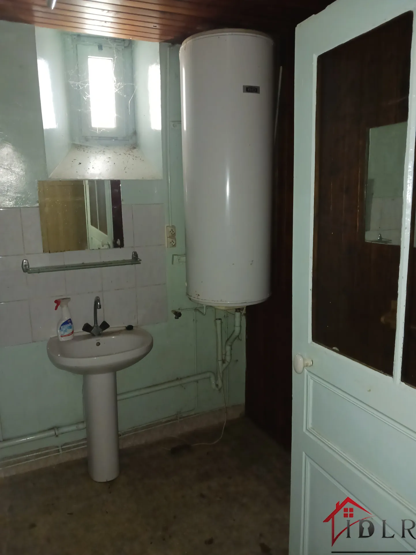 À vendre à Gevigney-et-Mercey : maison de 58m² avec dépendances et jardin, opportunité d'investissement 