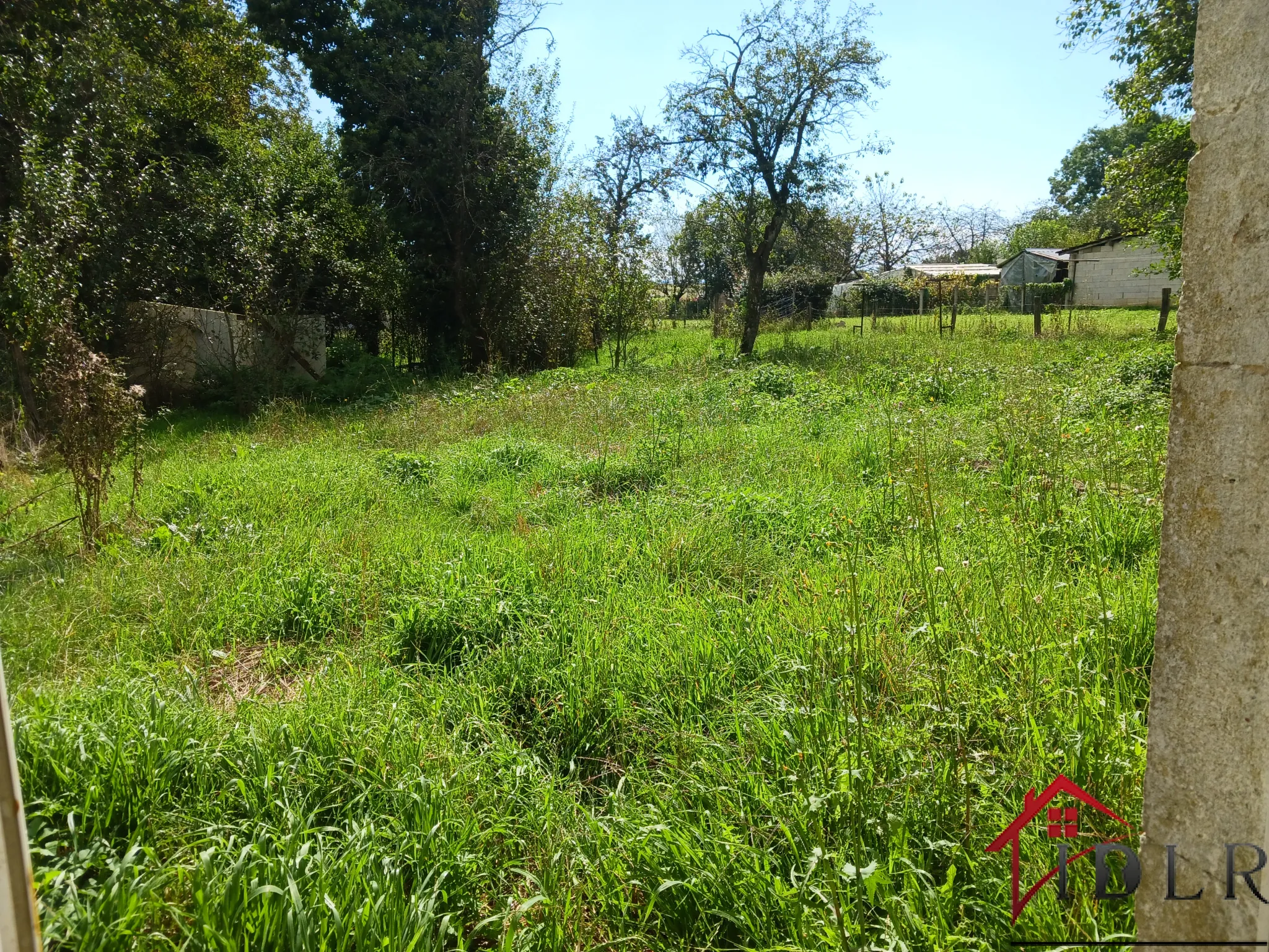 À vendre à Gevigney-et-Mercey : maison de 58m² avec dépendances et jardin, opportunité d'investissement 