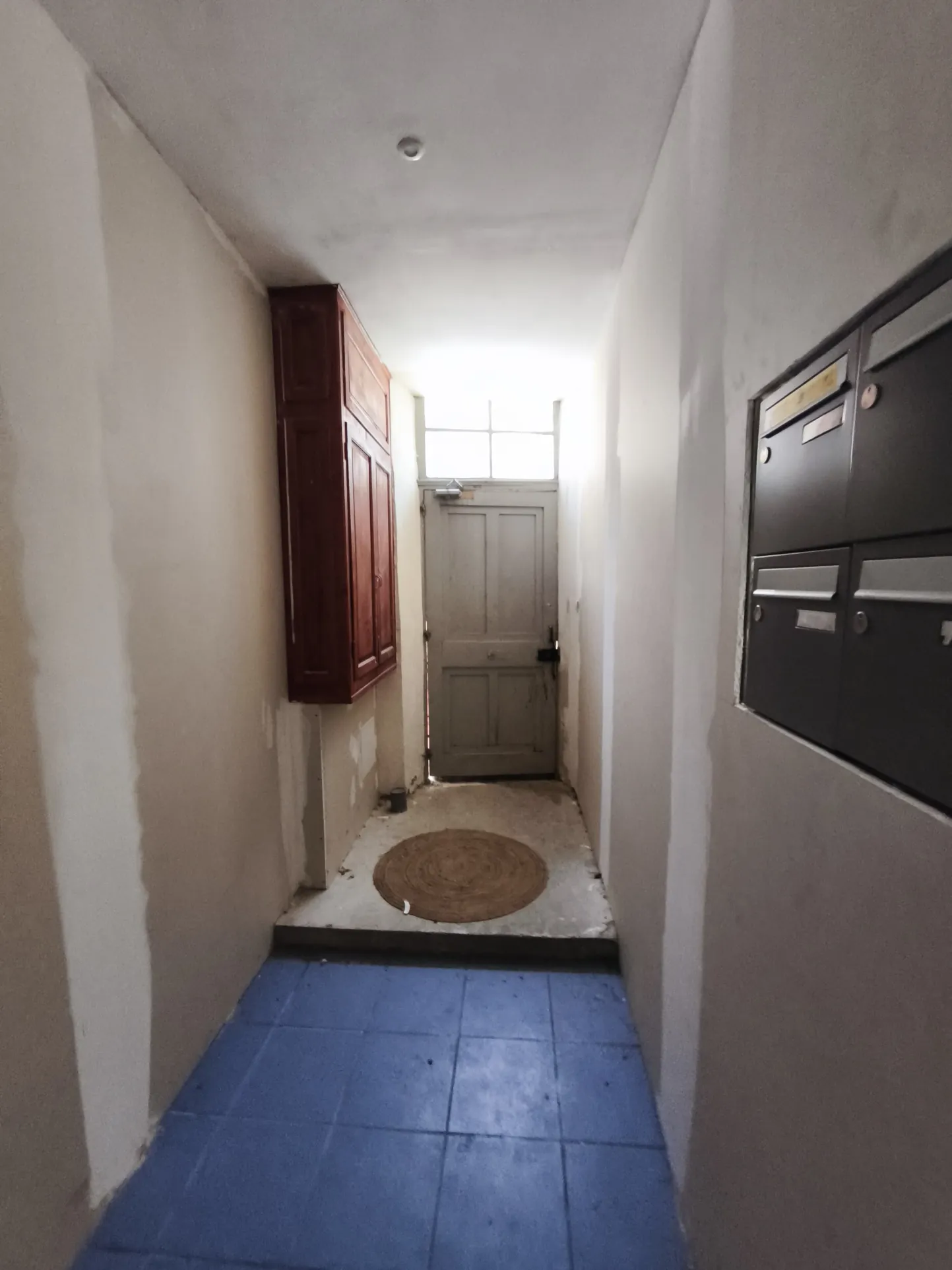 Immeuble de rapport à Prades avec garage, grange et potentiel locatif supérieur à 41 000€/an 