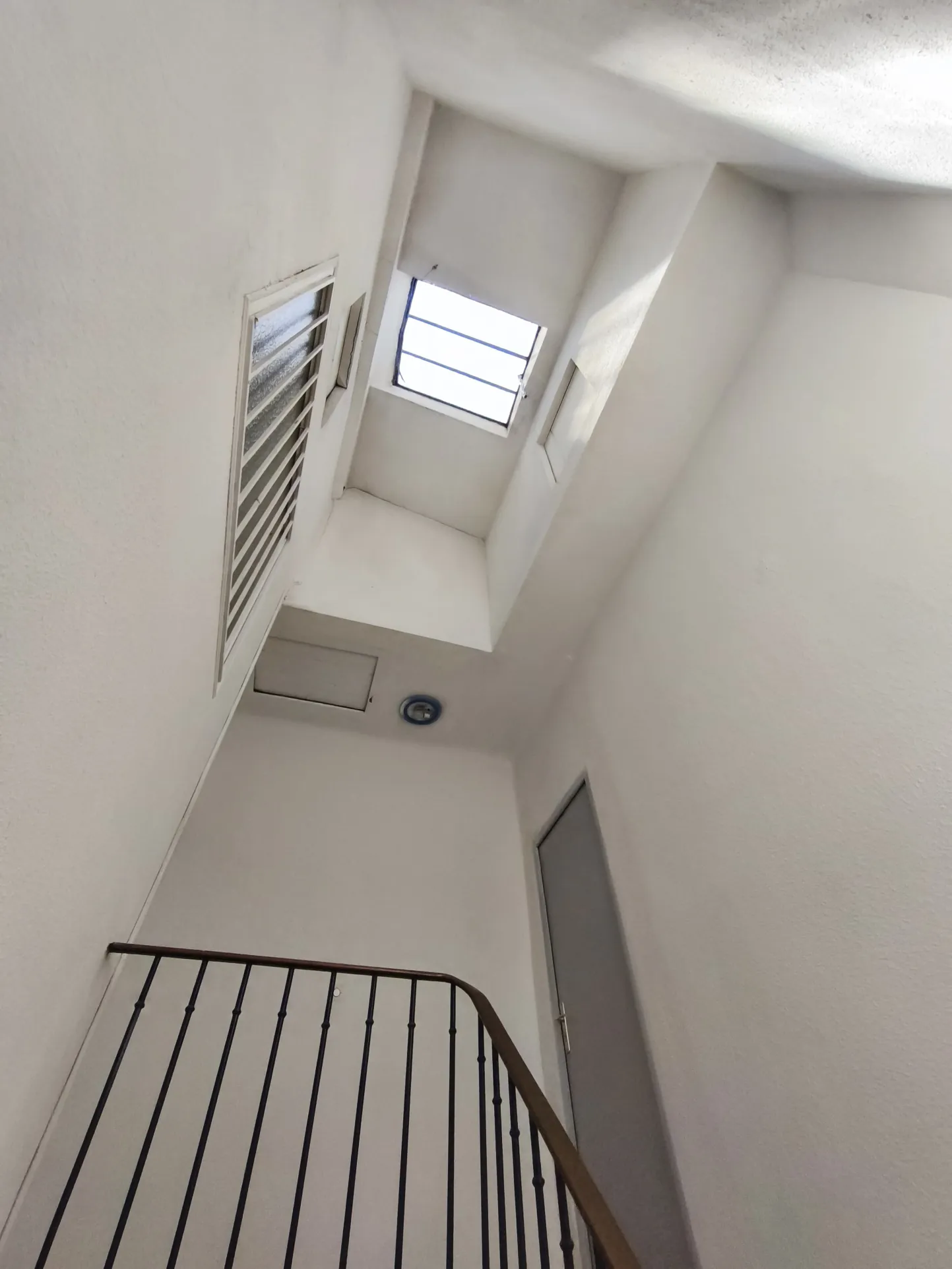 Immeuble de rapport à Prades avec garage, grange et potentiel locatif supérieur à 41 000€/an 