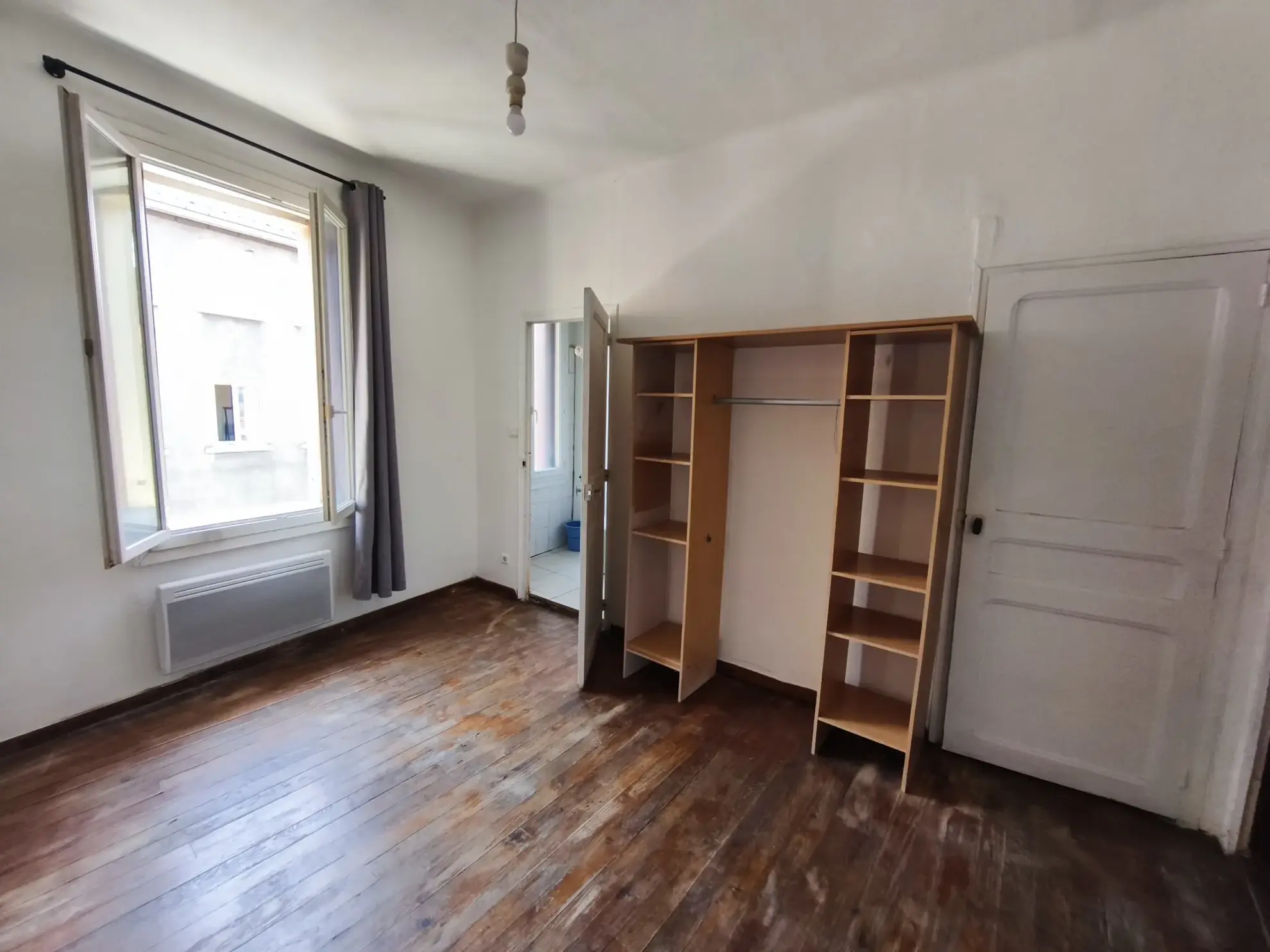 Immeuble de rapport à Prades avec garage, grange et potentiel locatif supérieur à 41 000€/an 