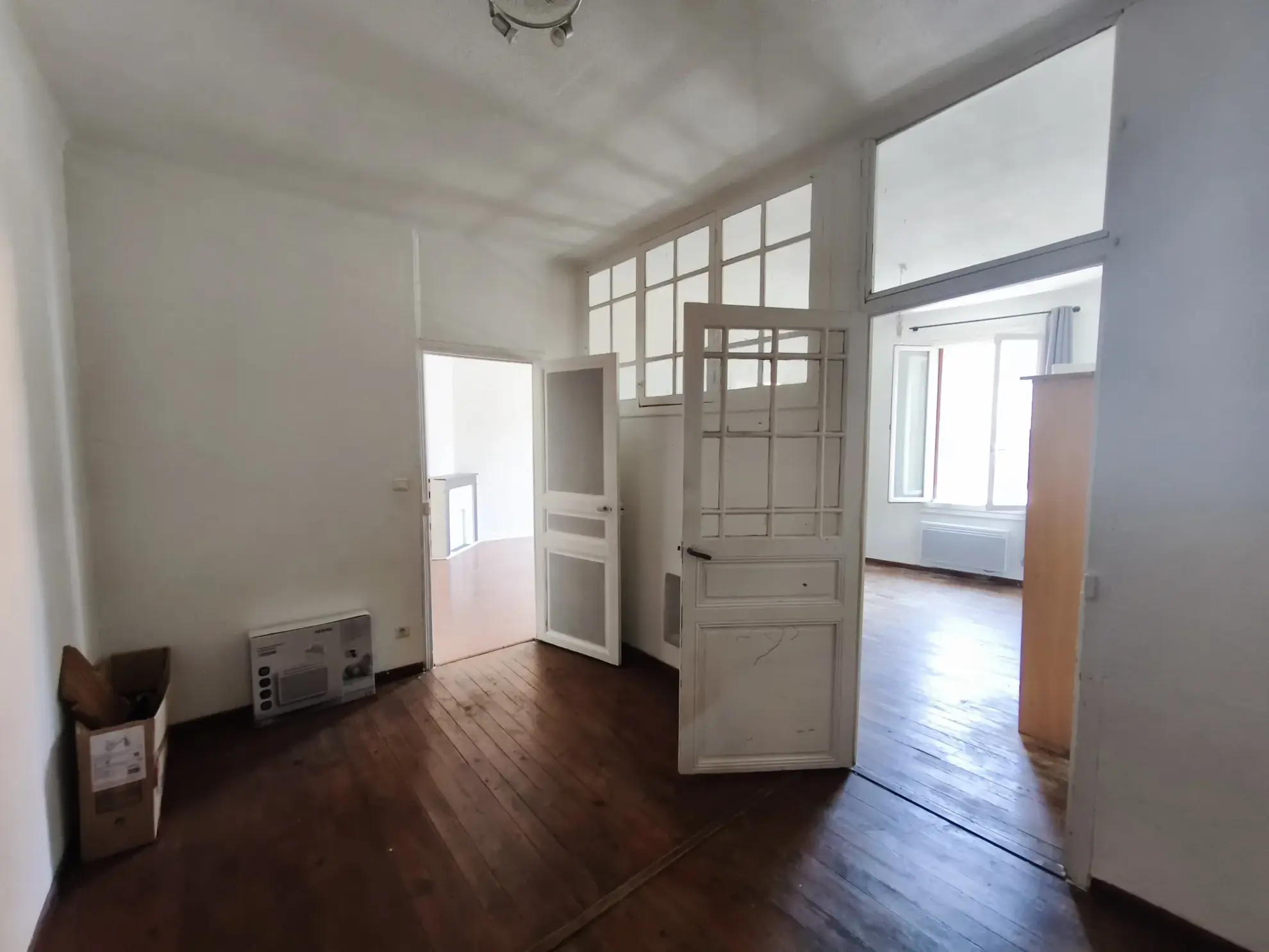 Immeuble de rapport à Prades avec garage, grange et potentiel locatif supérieur à 41 000€/an 