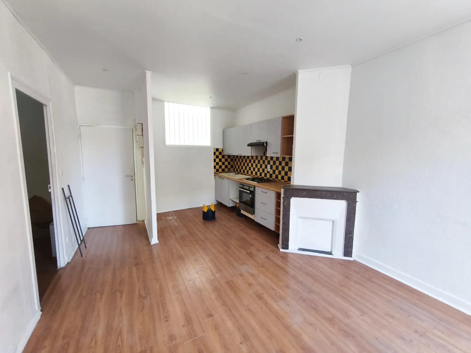 Immeuble de rapport à Prades avec garage, grange et potentiel locatif supérieur à 41 000€/an 