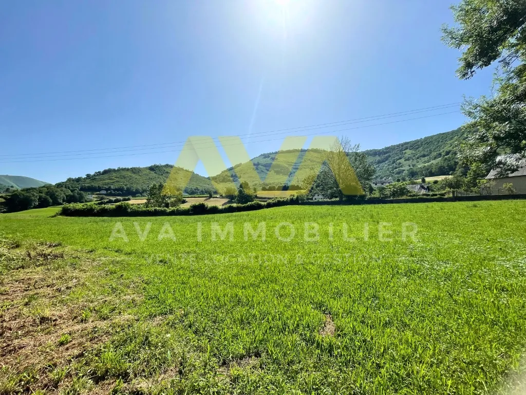 Terrain constructible de 3547 m² proche de Tardets - Projet résidentiel en environnement calme 
