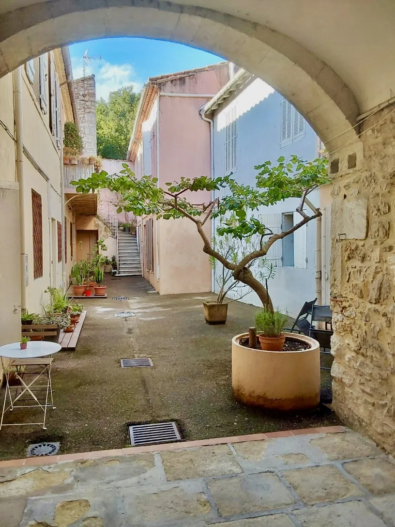 Charmant appartement F2 meublé de 31 m2 à Nîmes secteur Placette 