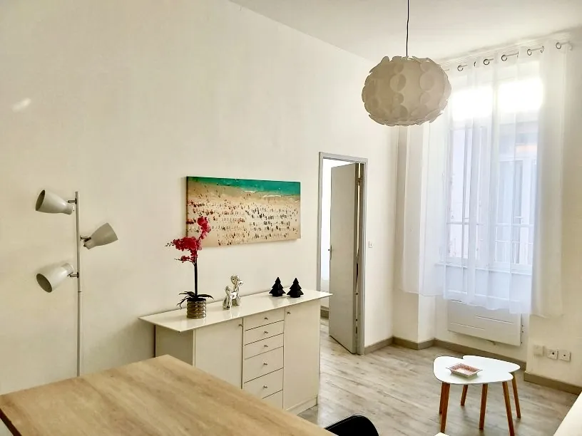 Charmant appartement F2 meublé de 31 m2 à Nîmes secteur Placette 