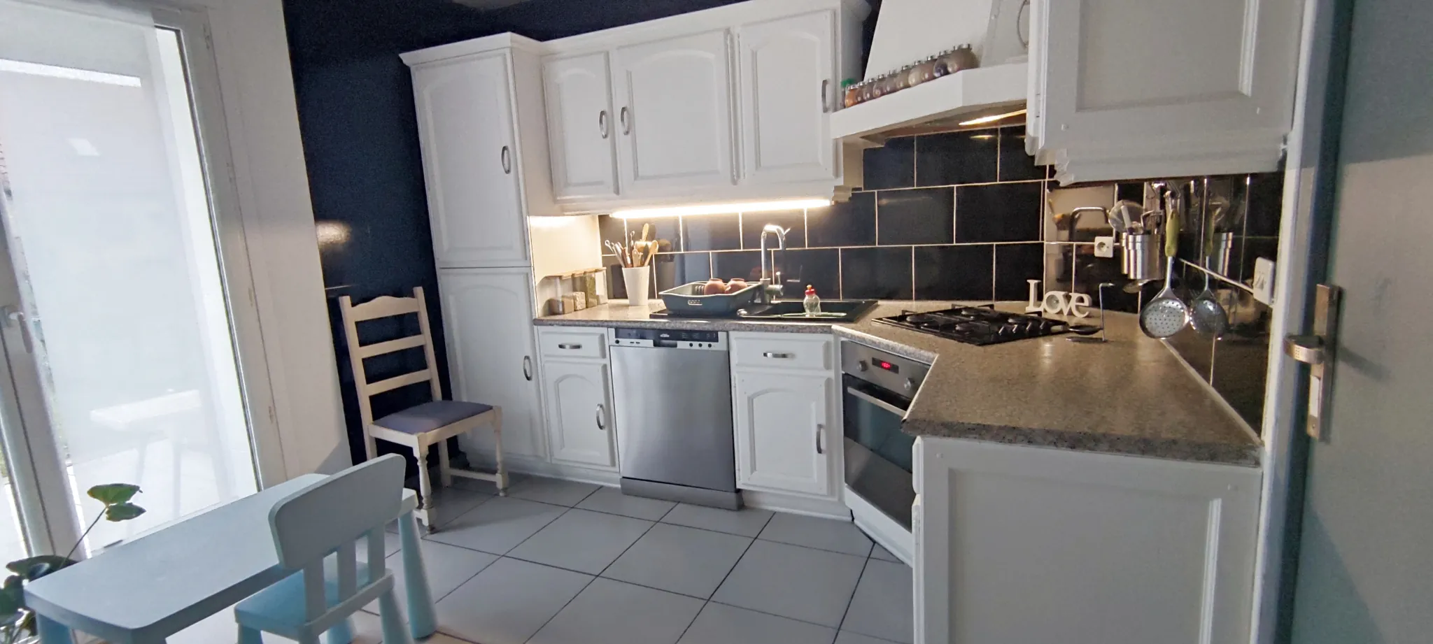 À vendre maison de résidence avec jardin et garage à Dourges 