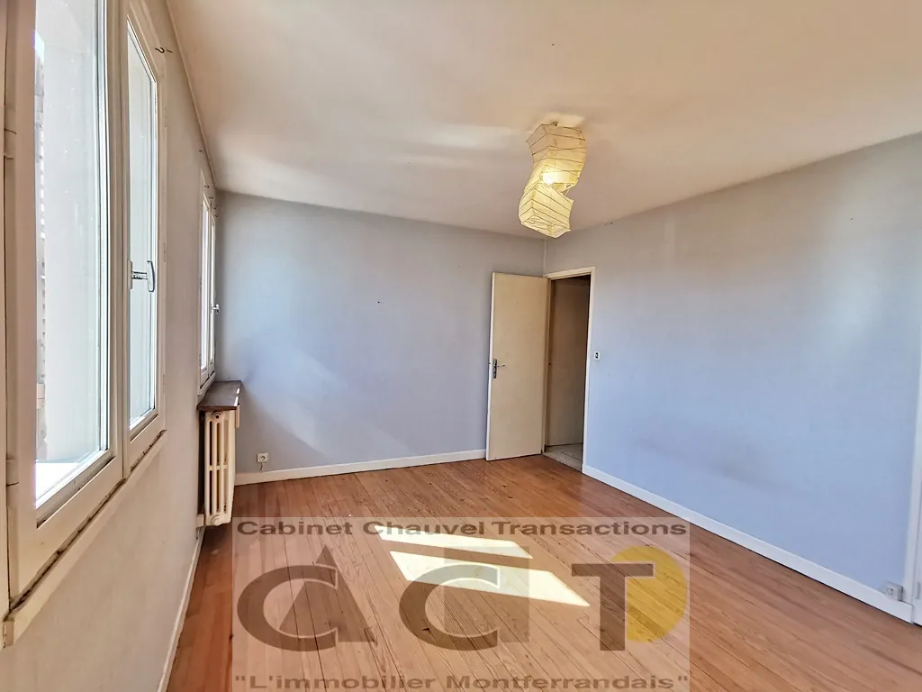 Maison de Ville à Rénover avec Terrasse et Parking à Clermont-Ferrand Vieux Montferrand 