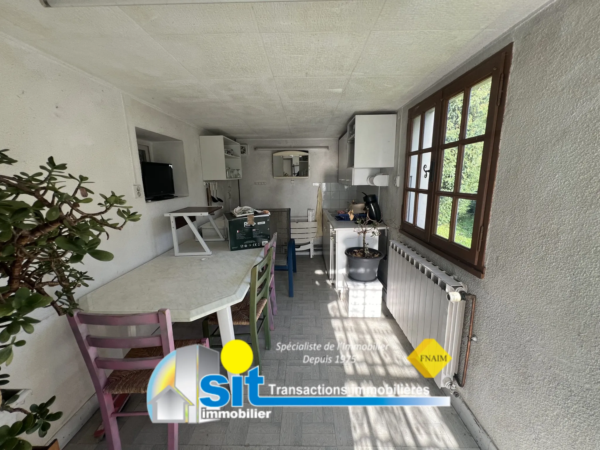 Maison à Saint-Romain-en-Gal avec sous-sol et grand terrain - Potentiel de rénovation 