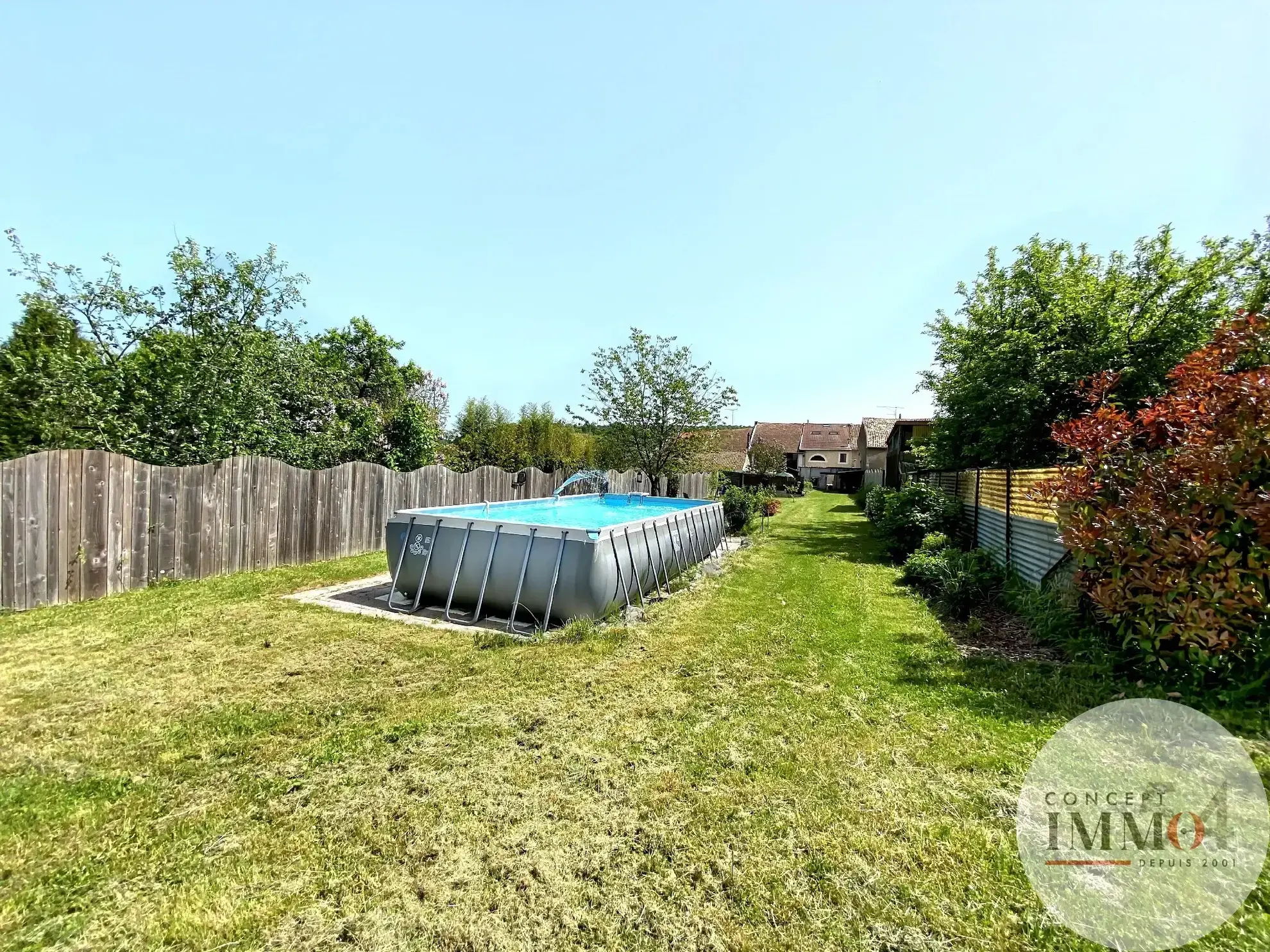 Maison familiale avec piscine et jardin à Trondes, proche Toul 
