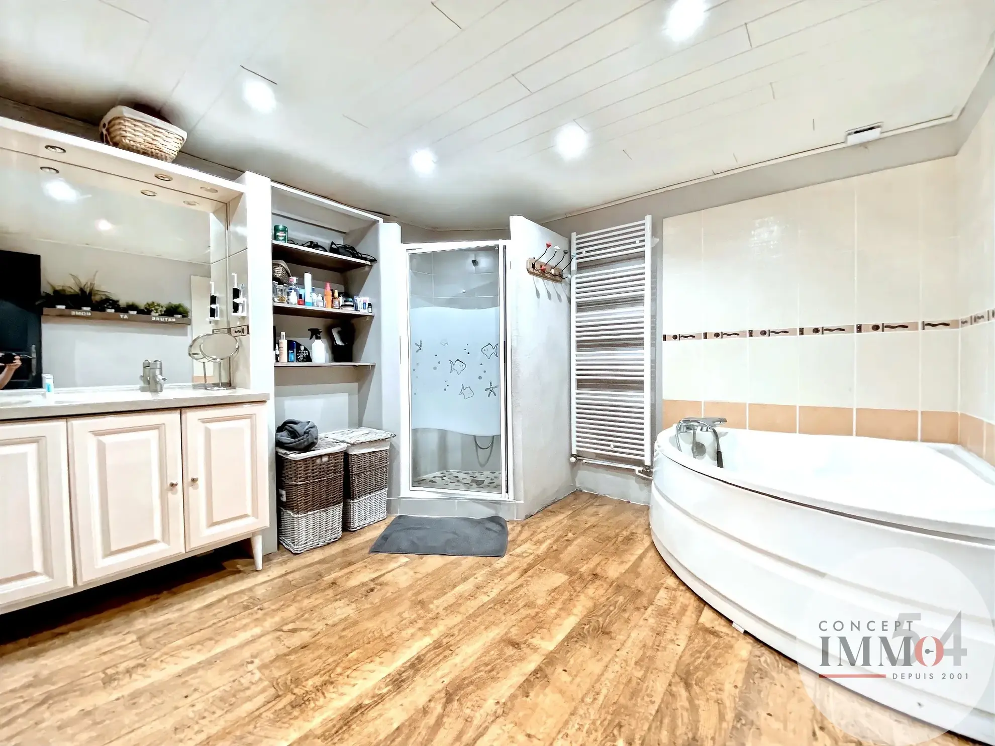 Maison familiale avec piscine et jardin à Trondes, proche Toul 