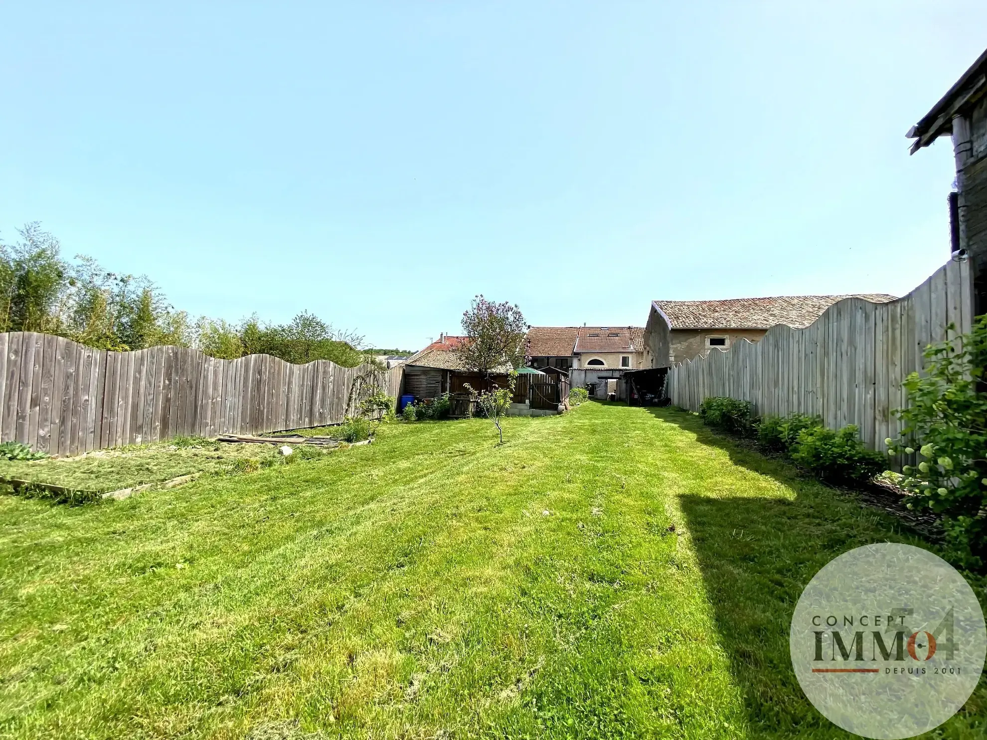 Maison familiale avec piscine et jardin à Trondes, proche Toul 
