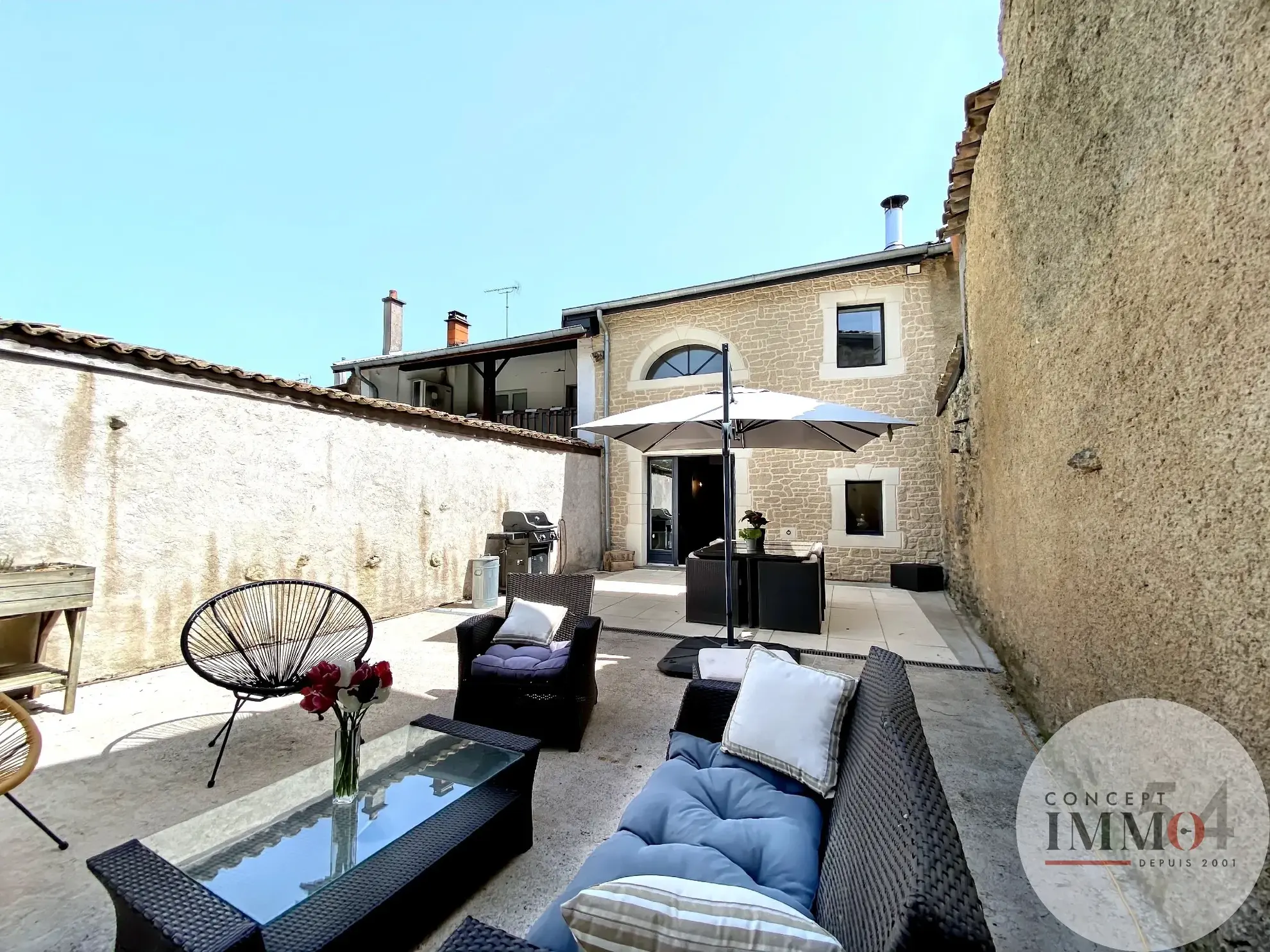 Maison familiale avec piscine et jardin à Trondes, proche Toul