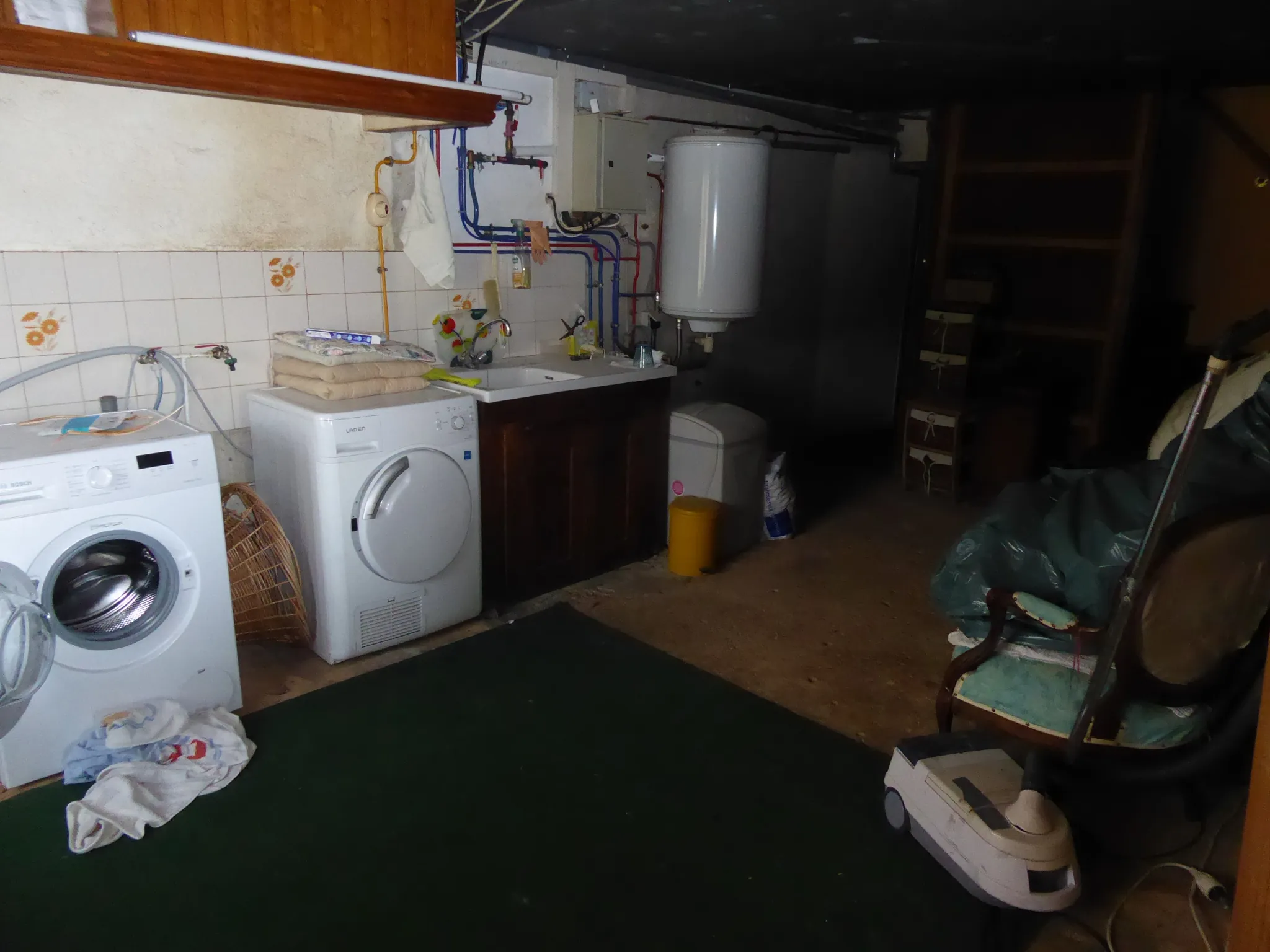 Belle maison familiale avec dépendances et grand terrain à Coulaures 