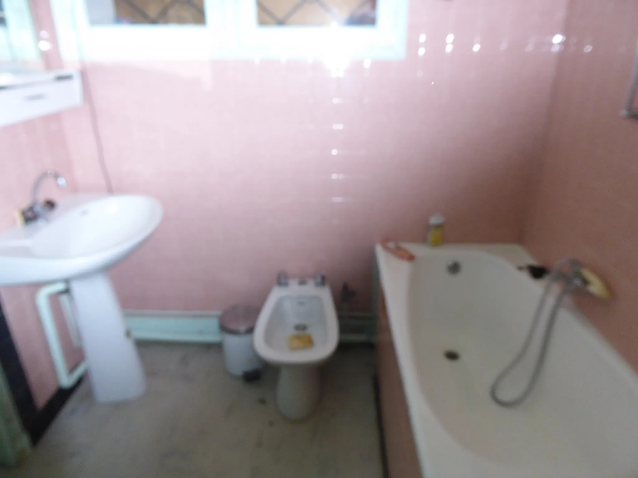 Belle maison familiale avec dépendances et grand terrain à Coulaures 