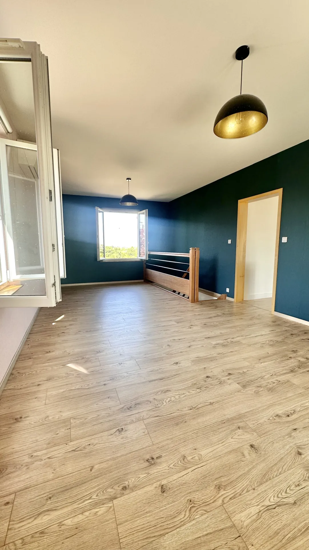 Maison contemporaine rénovée à Riberac avec 4 chambres et vue dégagée 