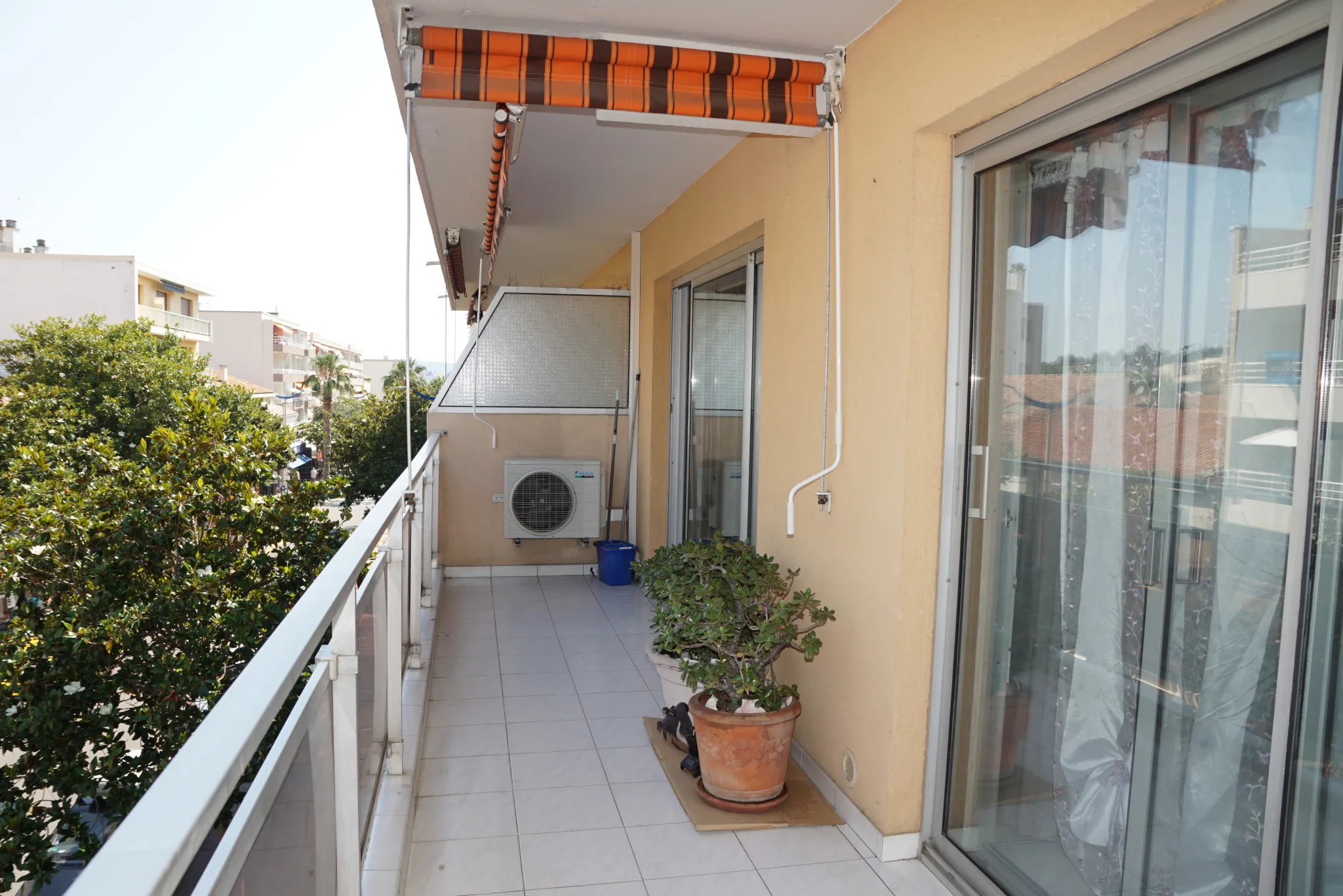 Appartement 2 Pièces avec Terrasse en Centre-Ville de Cavalaire-sur-Mer