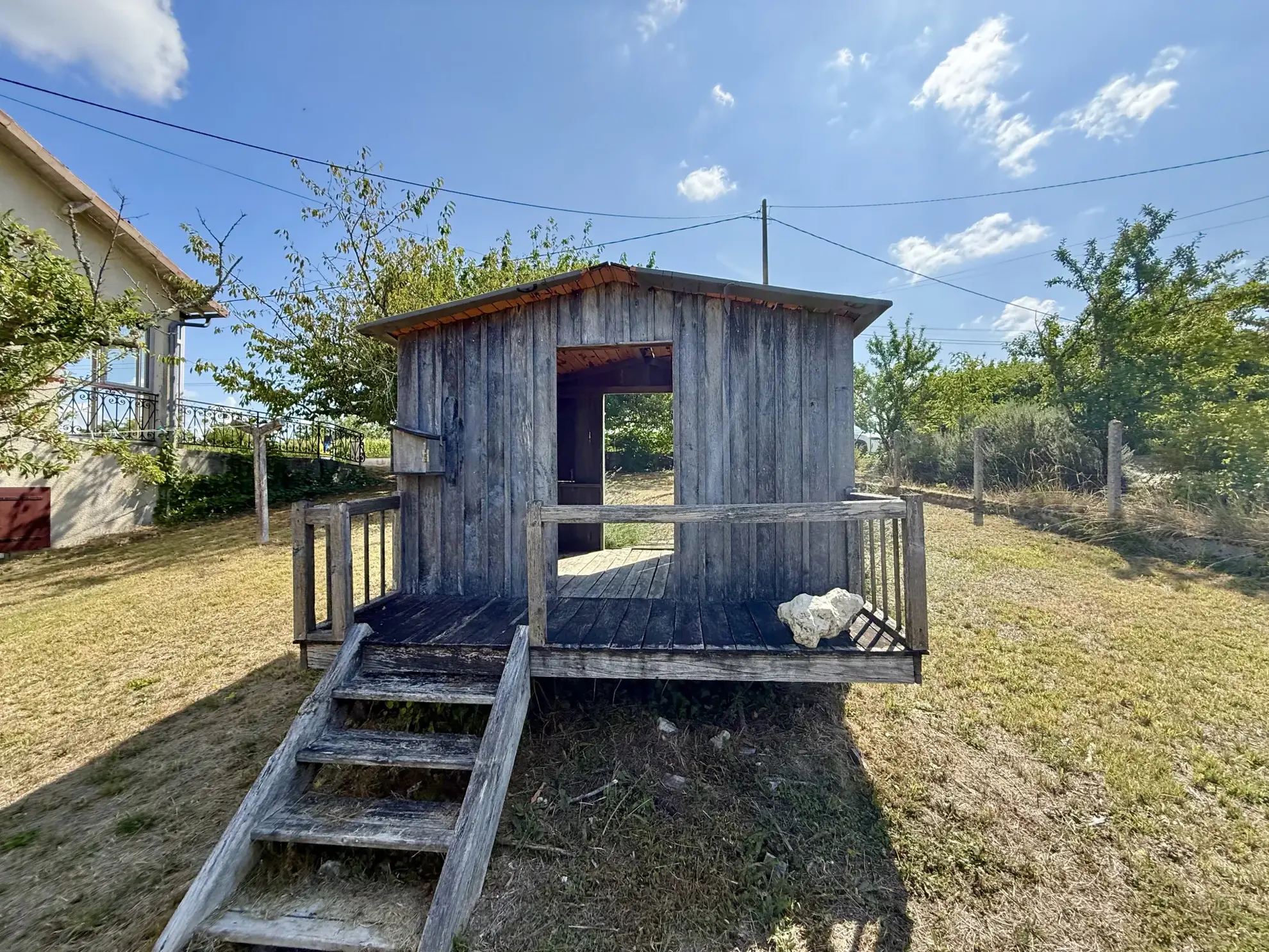 Maison contemporaine rénovée à Riberac avec 4 chambres et vue dégagée 