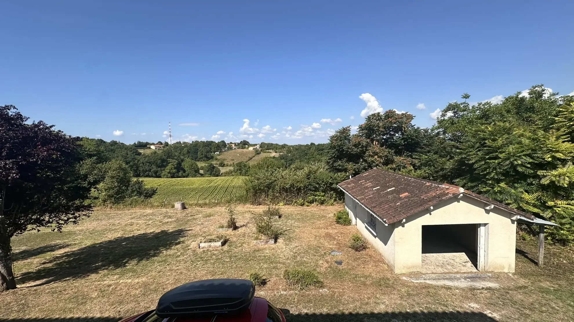 Maison contemporaine rénovée à Riberac avec 4 chambres et vue dégagée 