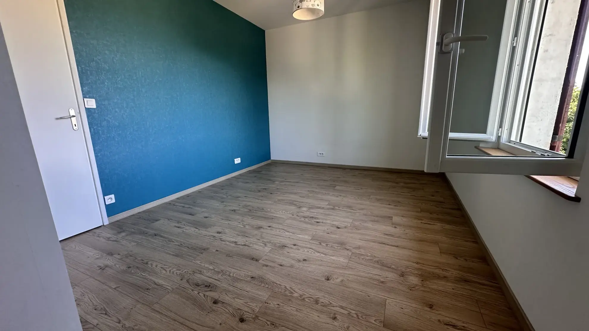 Maison contemporaine rénovée à Riberac avec 4 chambres et vue dégagée 