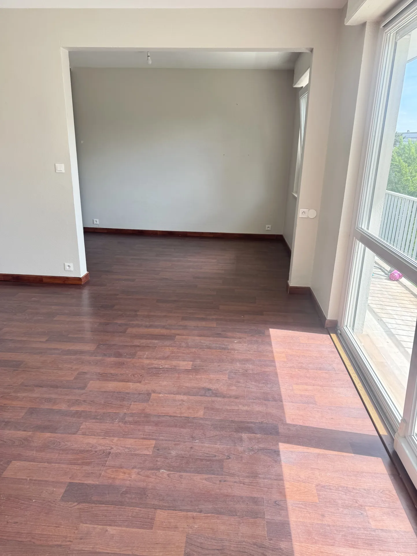 Appartement 3 pièces rénové à Illzach avec balcon et cave 