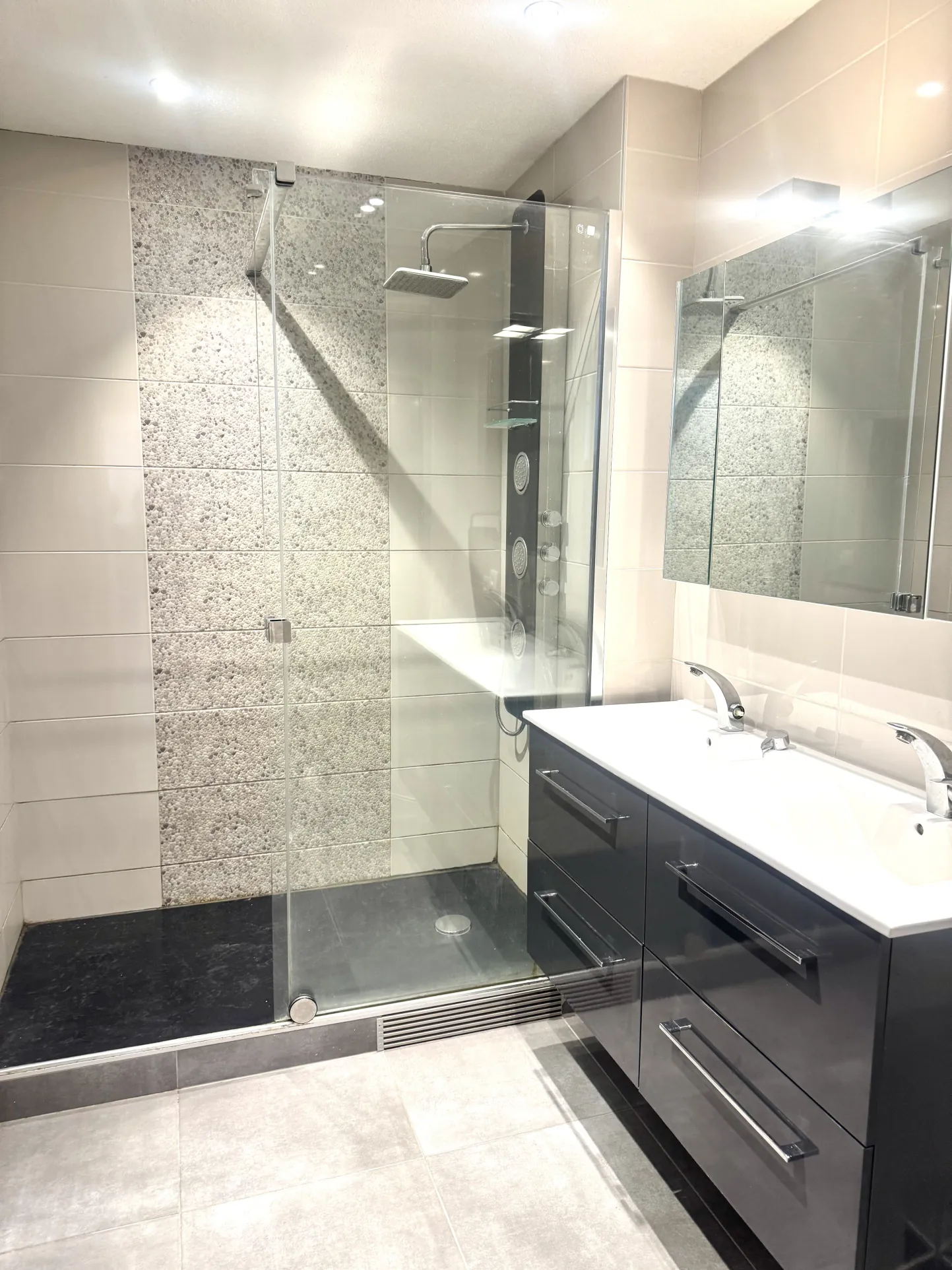 Appartement 3 pièces rénové à Illzach avec balcon et cave 