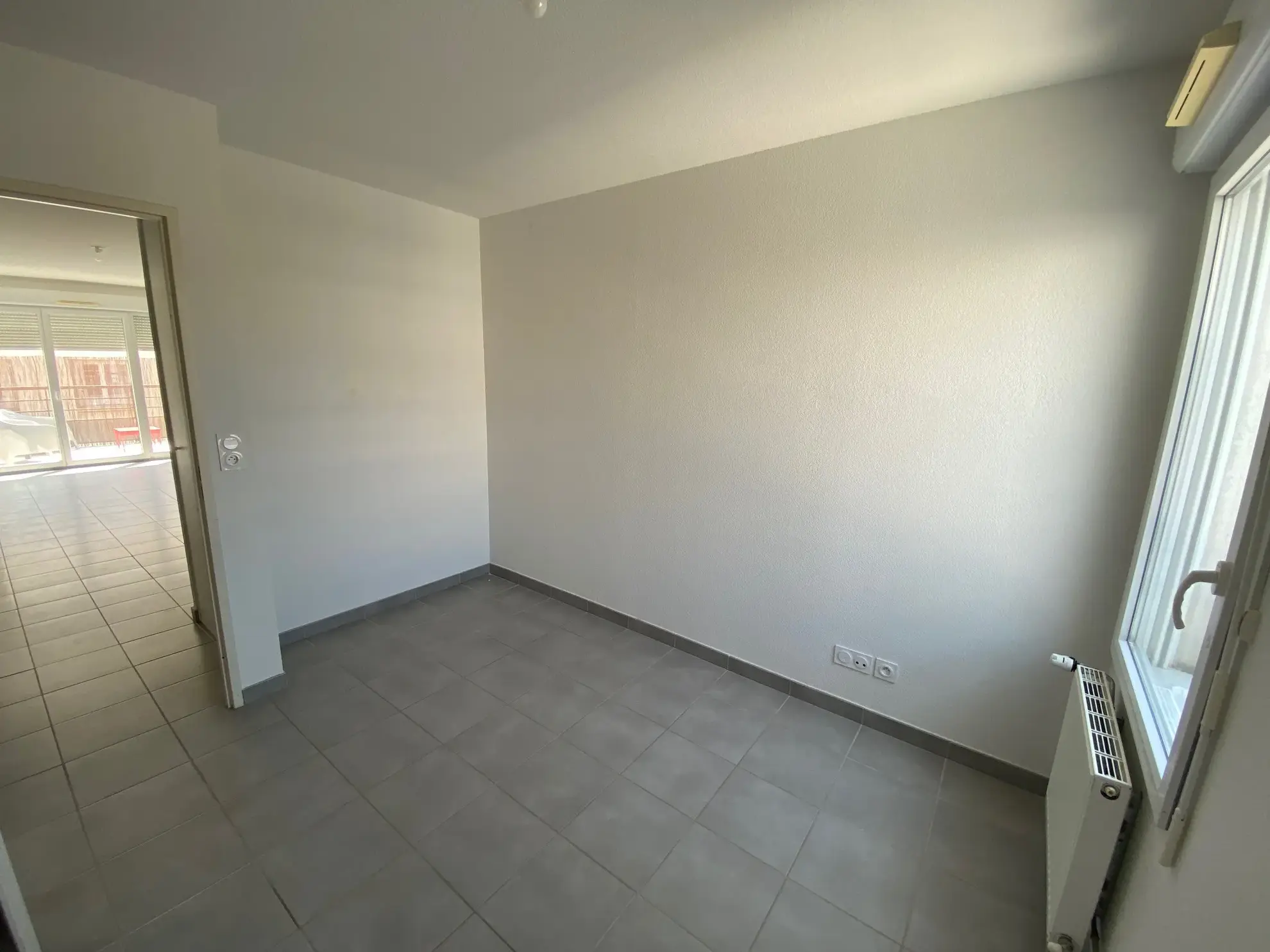 Appartement T3 avec terrasse et parking à Nîmes - Lumineux et moderne 