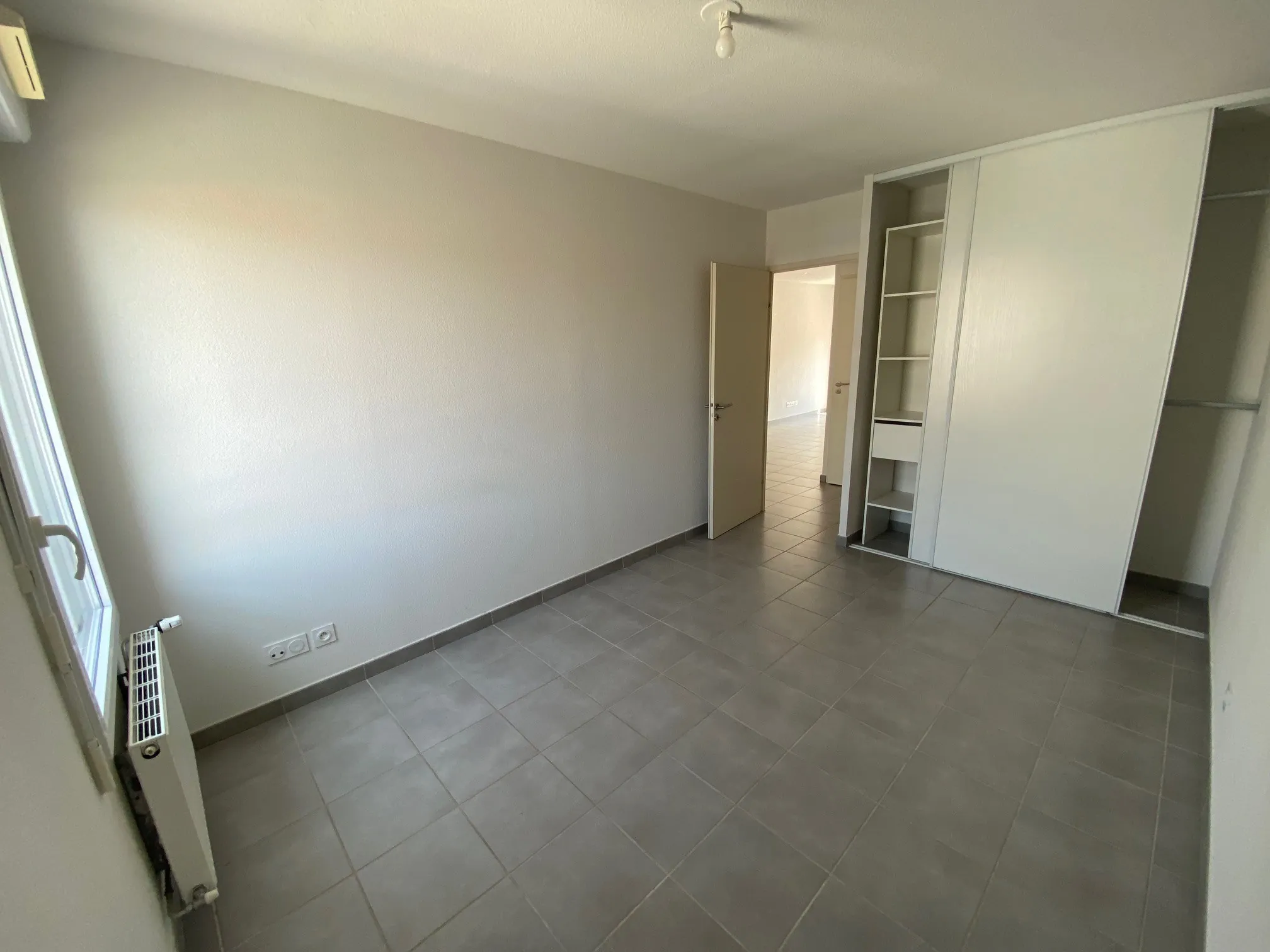 Appartement T3 avec terrasse et parking à Nîmes - Lumineux et moderne 