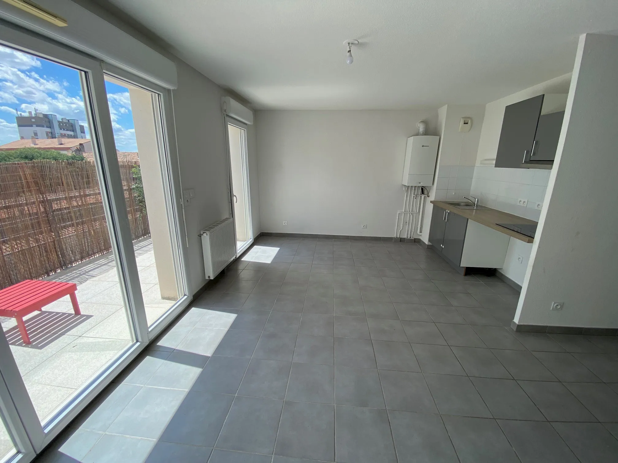 Appartement T3 avec terrasse et parking à Nîmes - Lumineux et moderne 