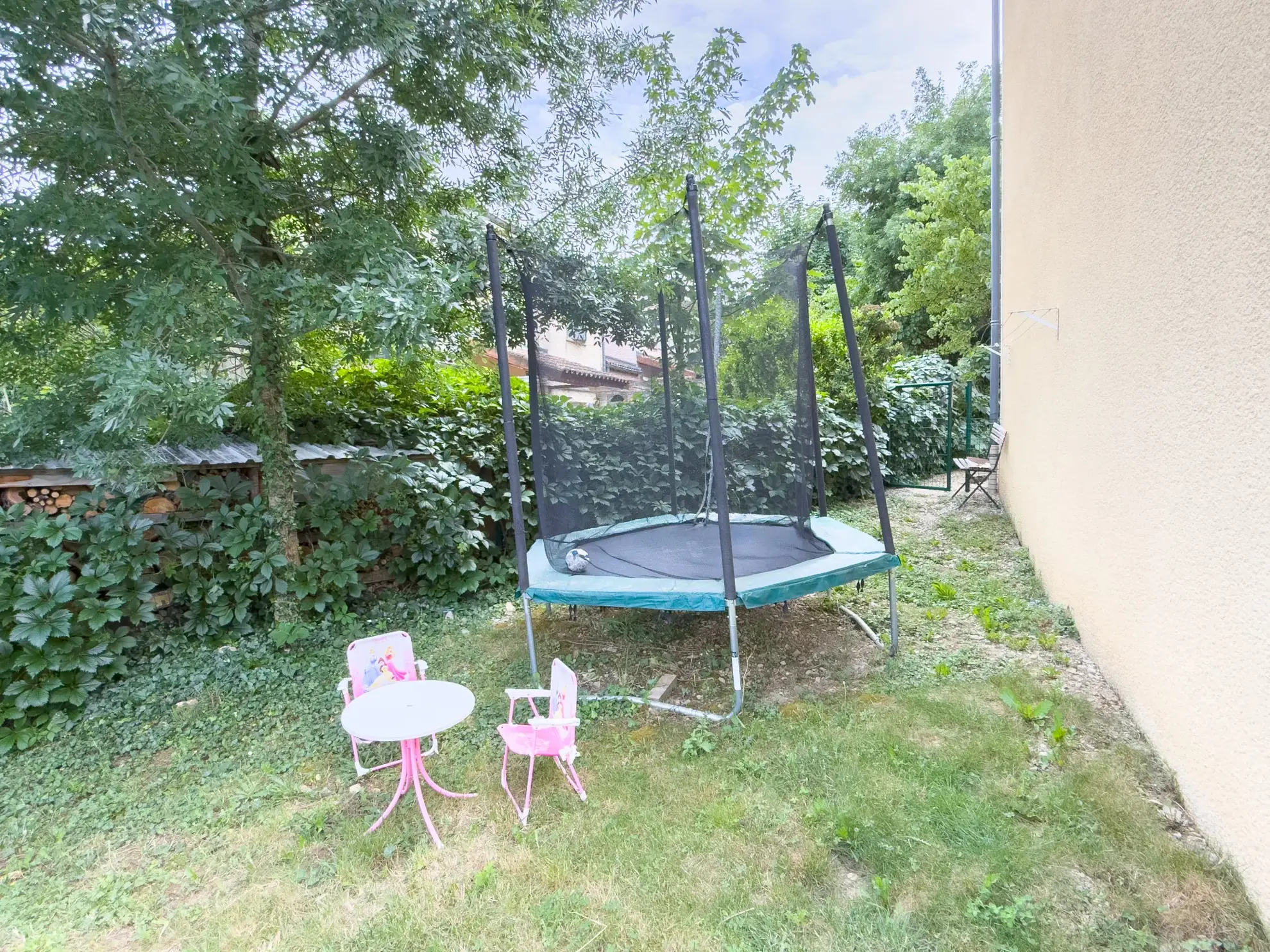 Maison 3 chambres avec garage, piscine hors-sol et travaux récents à Tauléac, Privas 