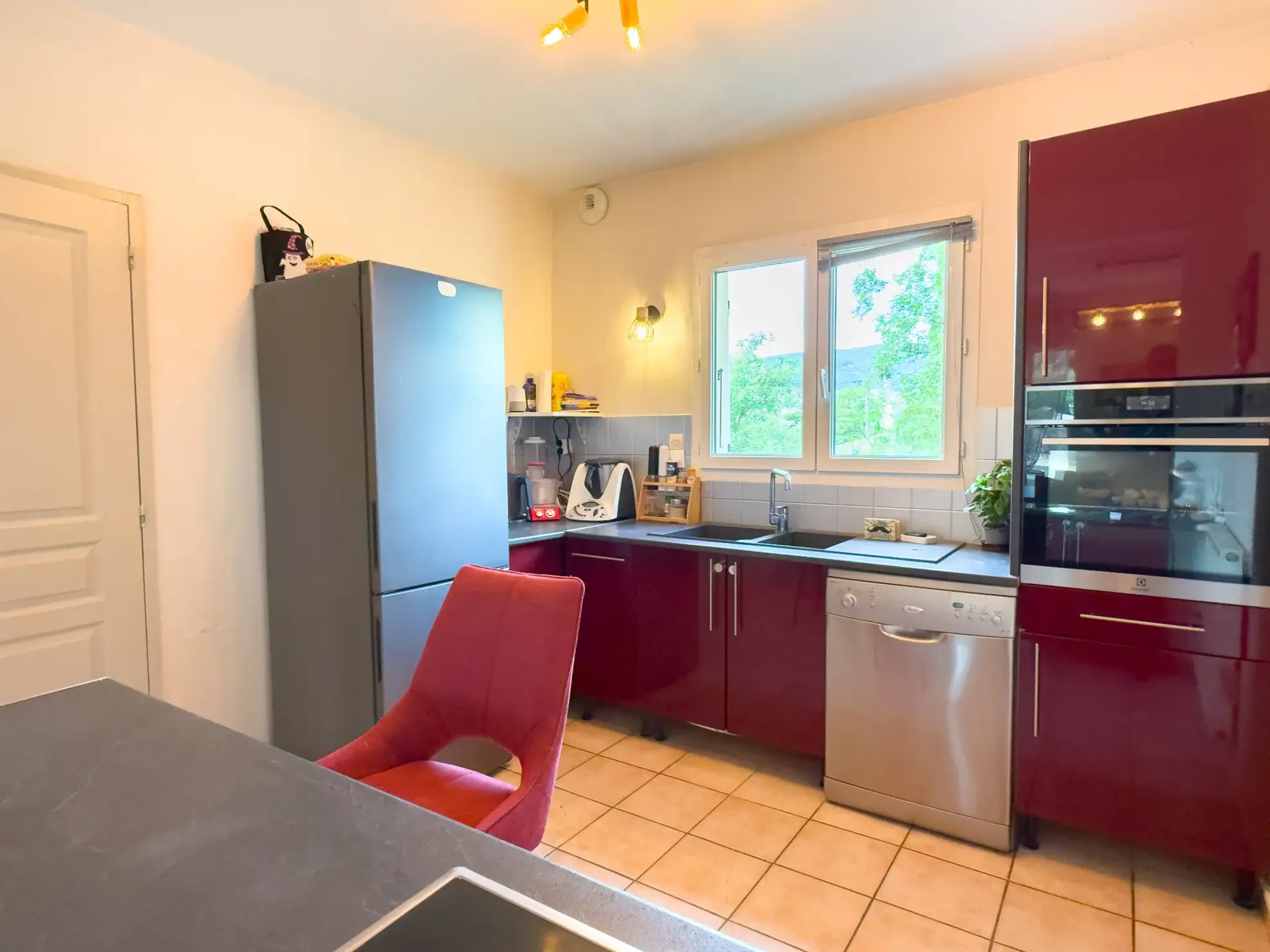 Maison 3 chambres avec garage, piscine hors-sol et travaux récents à Tauléac, Privas 