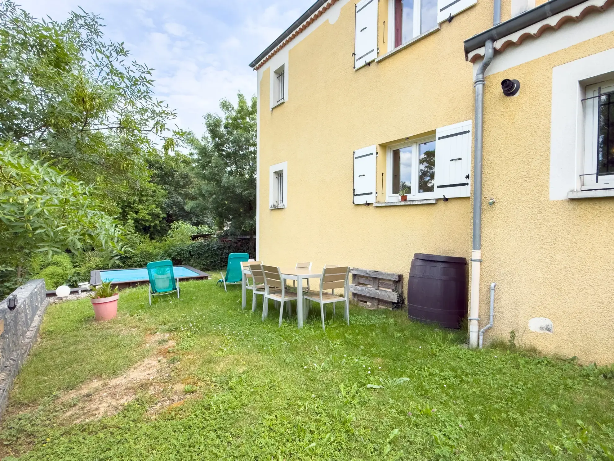 Maison 3 chambres avec garage, piscine hors-sol et travaux récents à Tauléac, Privas 