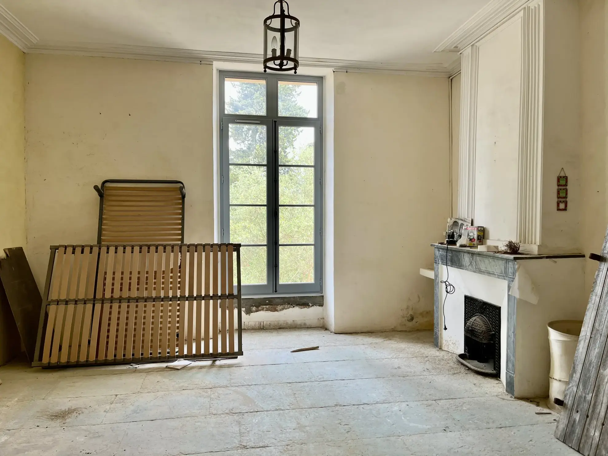 Vente d’un duplex rénovable avec parking et jardin à Sommieres 