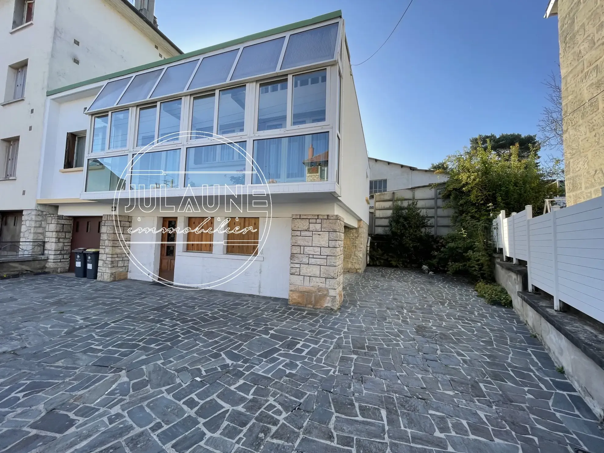 Maison de ville avec terrasse à Brive-la-Gaillarde - Opportunité à saisir 