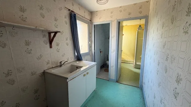 Maison en pierre à Cambronne-lès-Clermont avec grand potentiel et jardin 