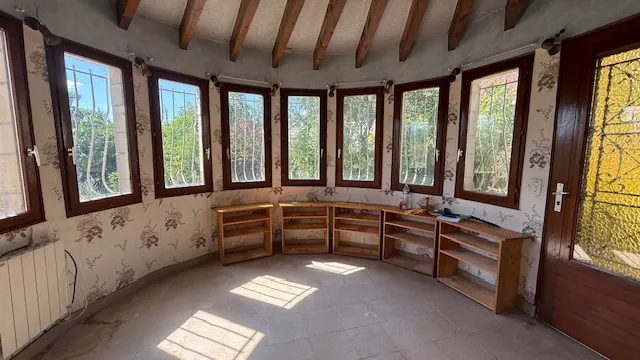 Maison en pierre à Cambronne-lès-Clermont avec grand potentiel et jardin 