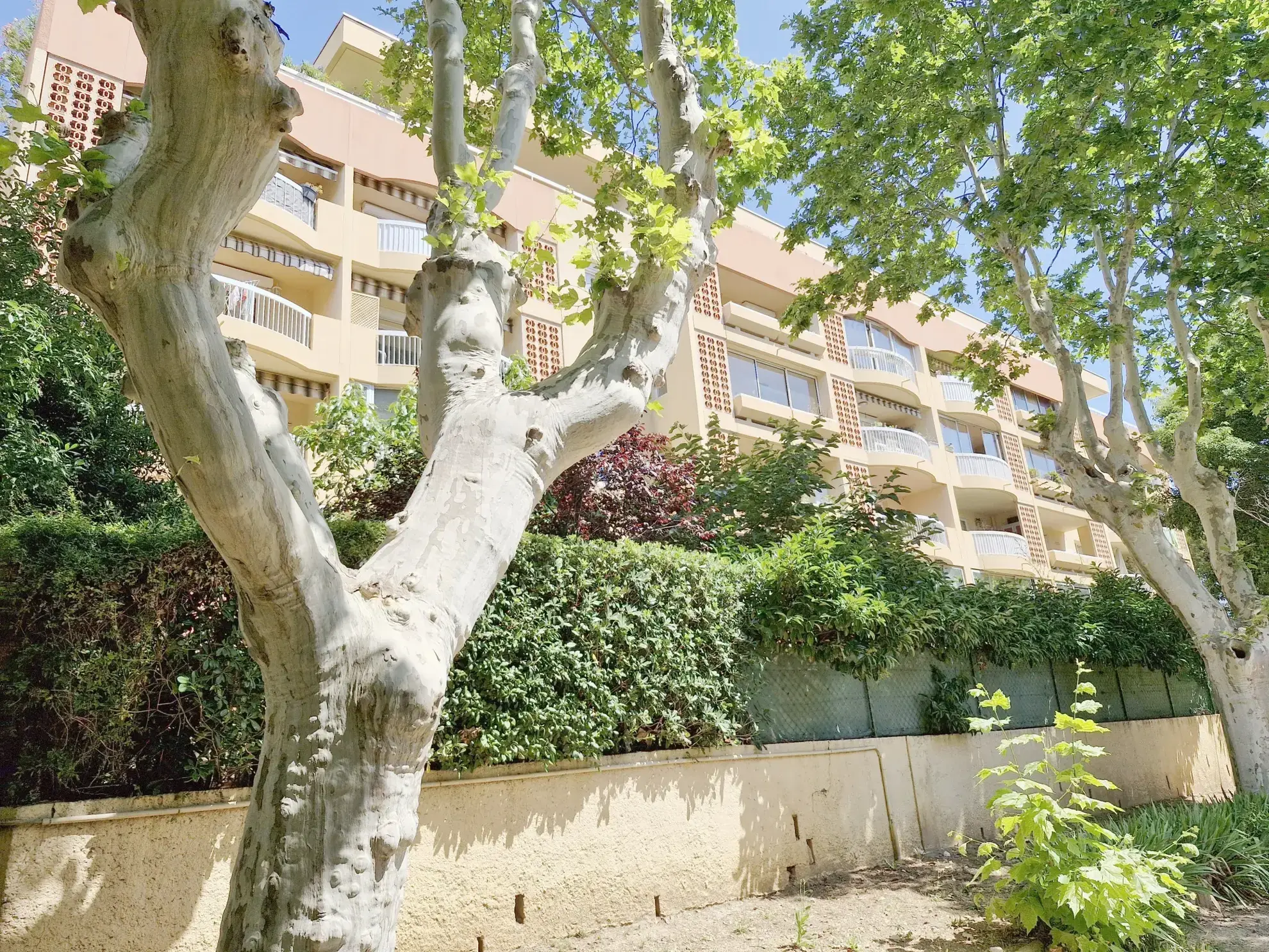 Appartement 4 pièces avec terrasse à Toulon Est - Vue dégagée et parking 