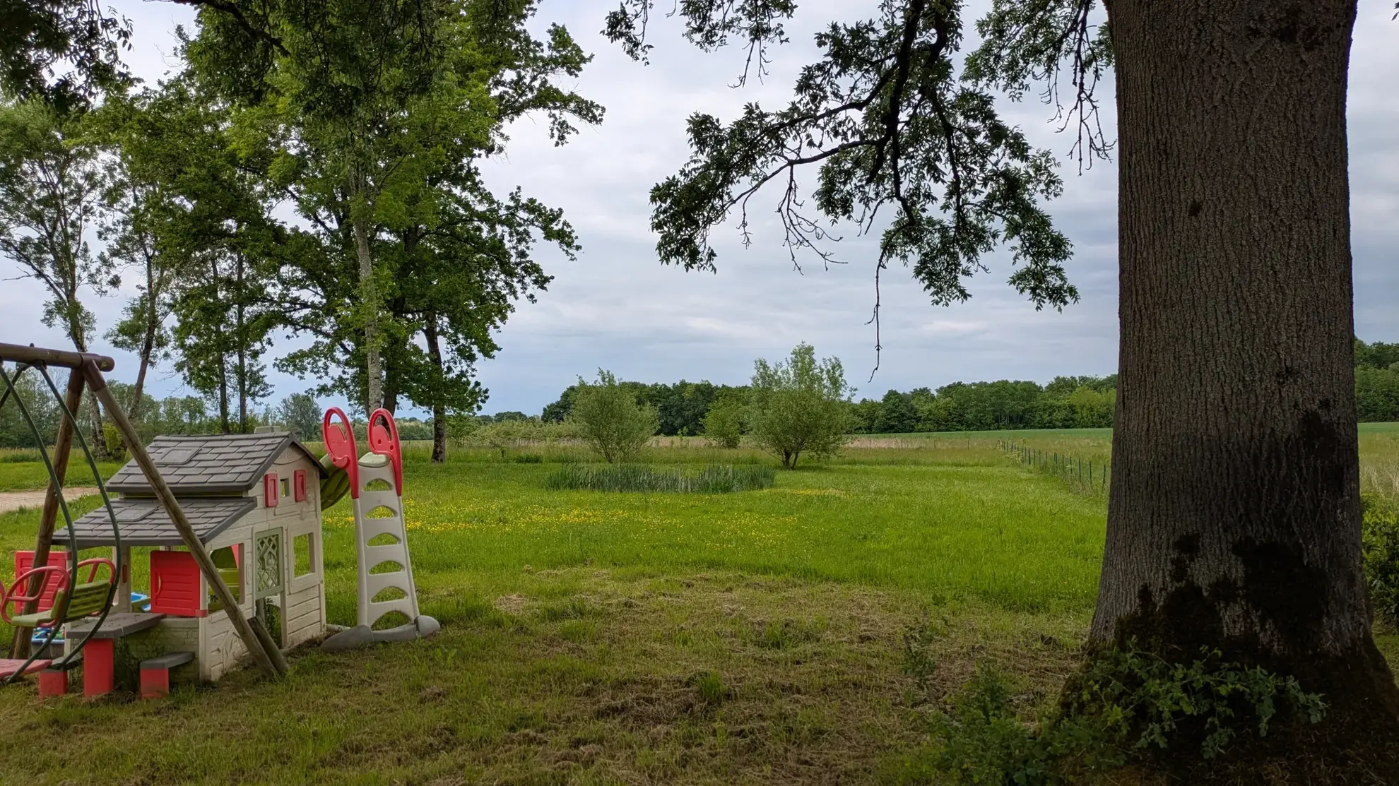Maison rénovée de 145 m² avec terrain de 6750 m² à Bois-de-Gand 