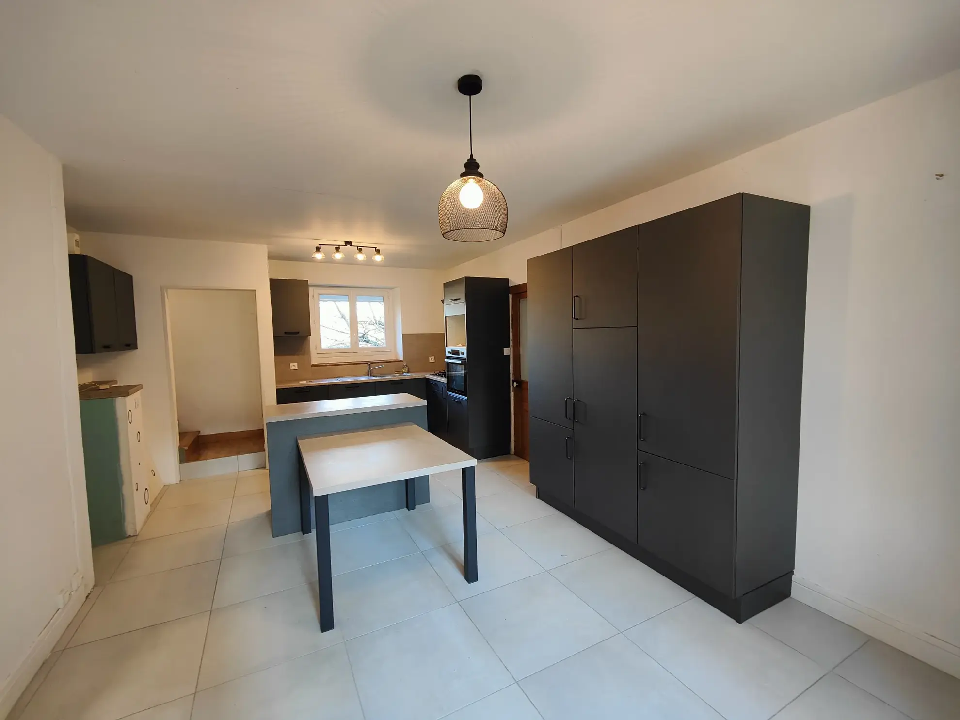 Belle maison familiale avec dépendances et grand jardin à Épineau-les-Voves 