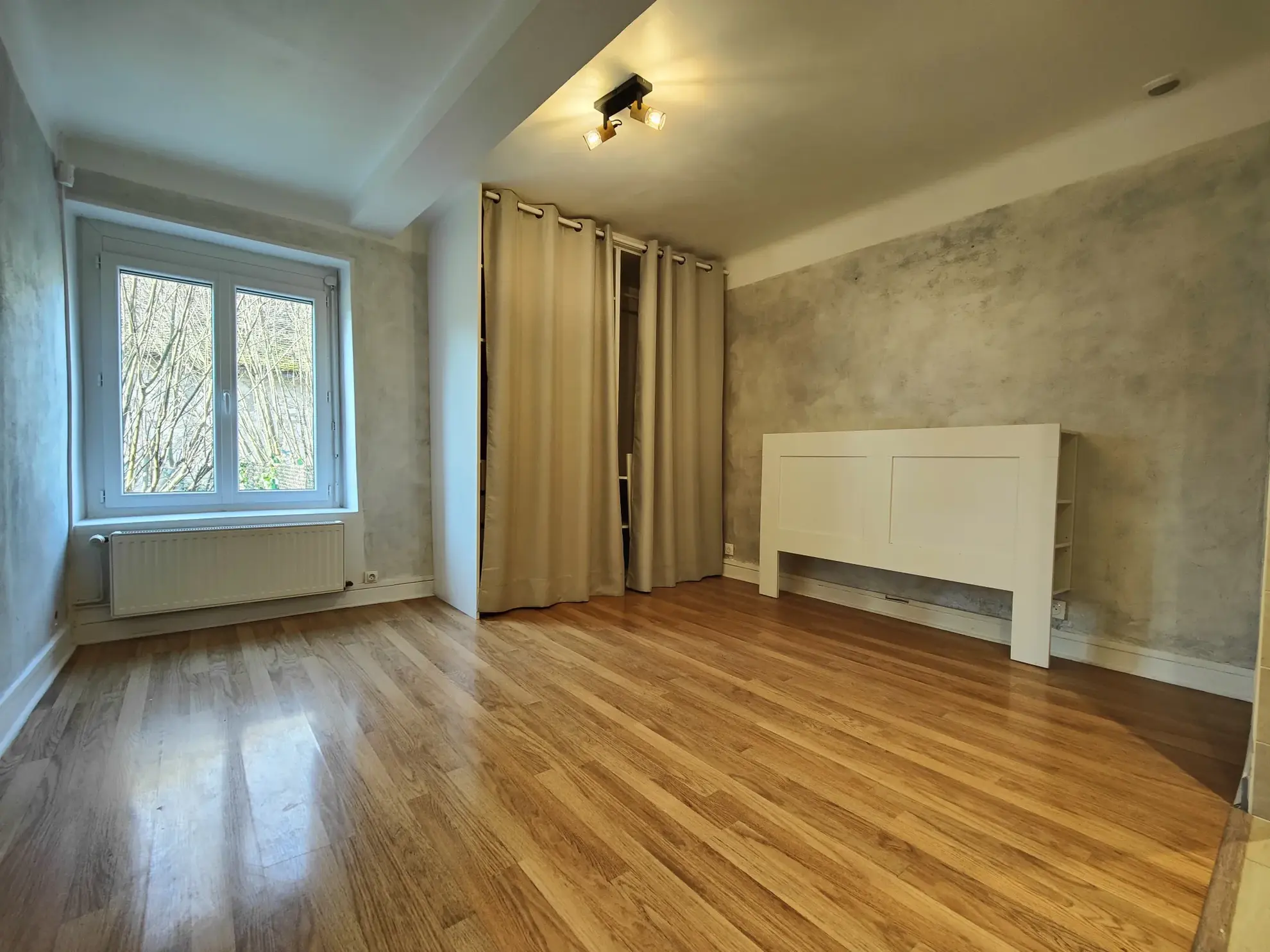 Belle maison familiale avec dépendances et grand jardin à Épineau-les-Voves 