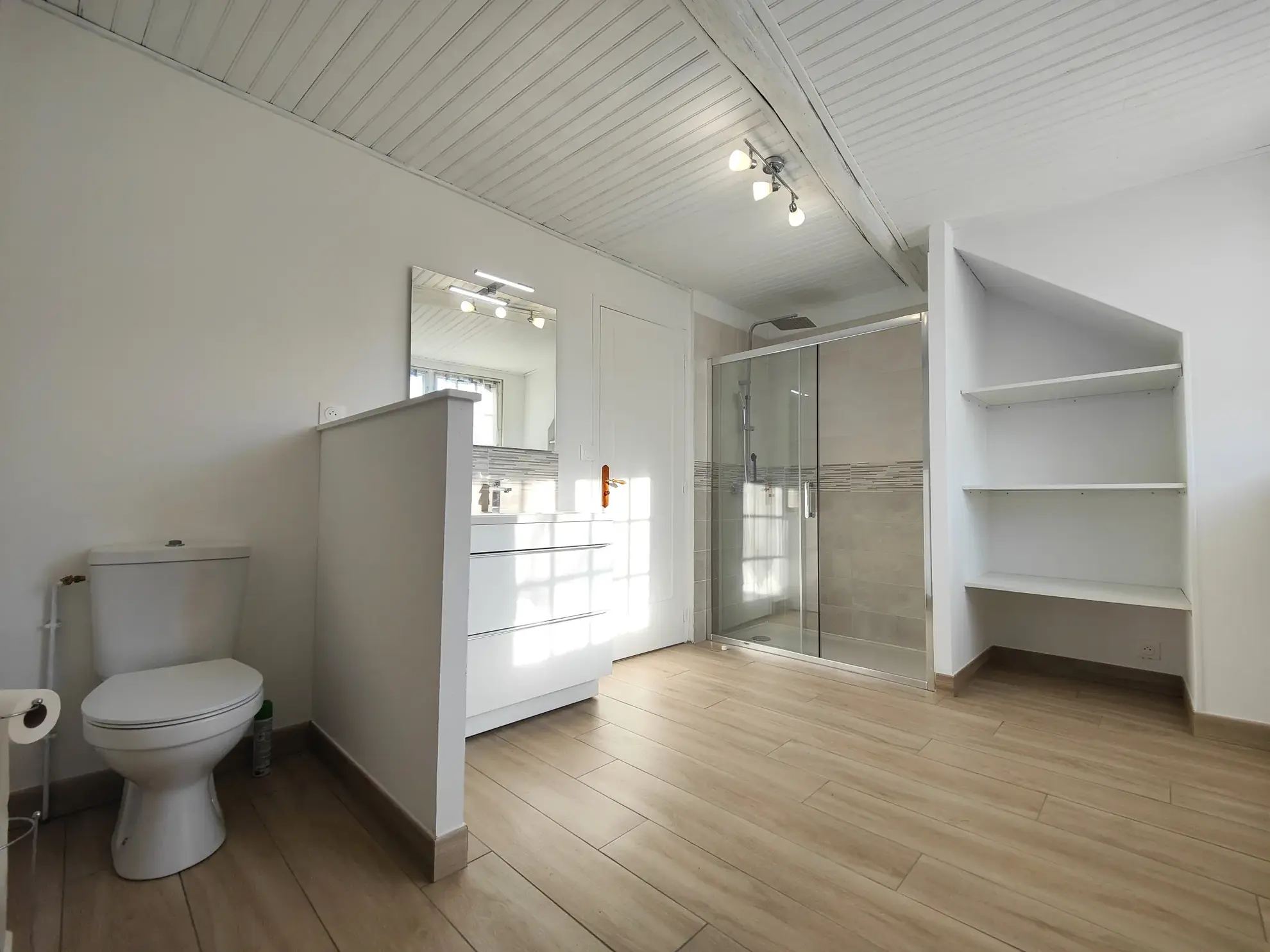 Belle maison familiale avec dépendances et grand jardin à Épineau-les-Voves 