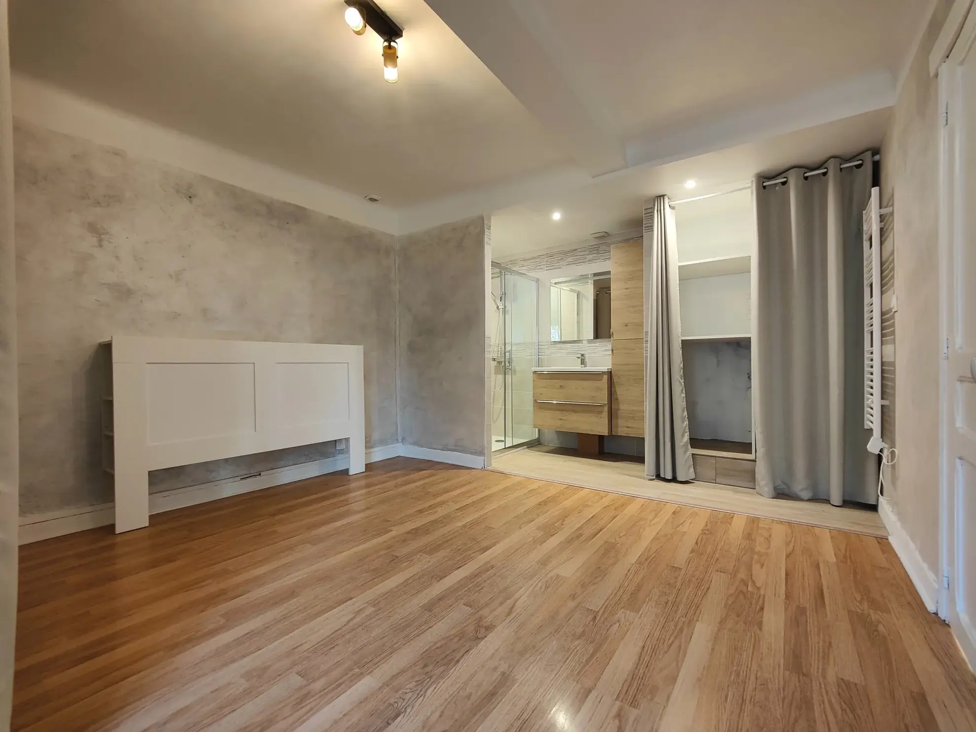 Belle maison familiale avec dépendances et grand jardin à Épineau-les-Voves 