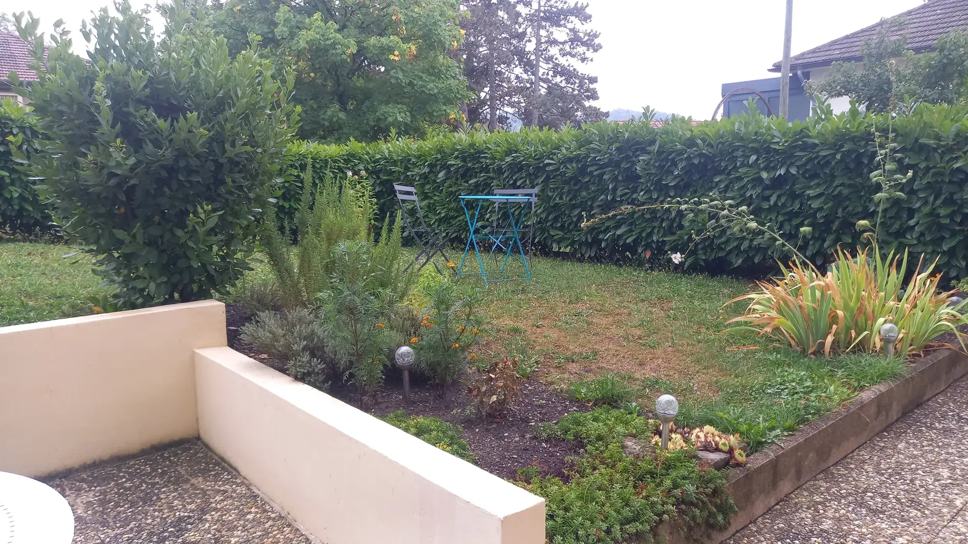Appartement T2 avec Terrasse et Jardin à Lons-le-Saunier - Exposition Sud