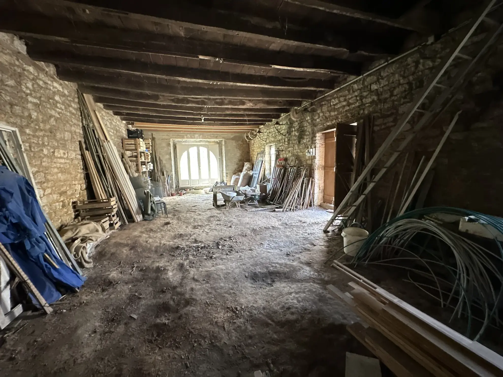 Longère en pierre à rénover à Baud - 90 m² avec terrain de 596 m² 